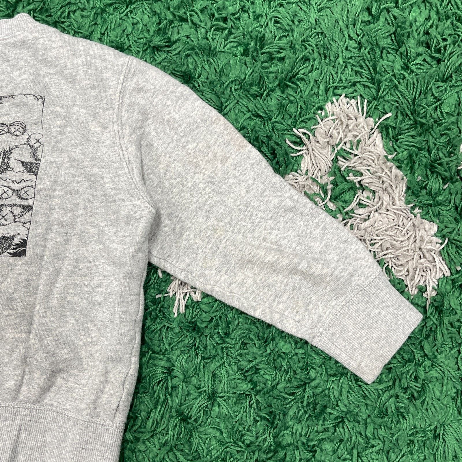 Uniqlo FW18 KAWS x Uniqlo x Sesame Street XX Sweater size 6/7 Kids Size US XXS / EU 40 - 6 Thumbnail
