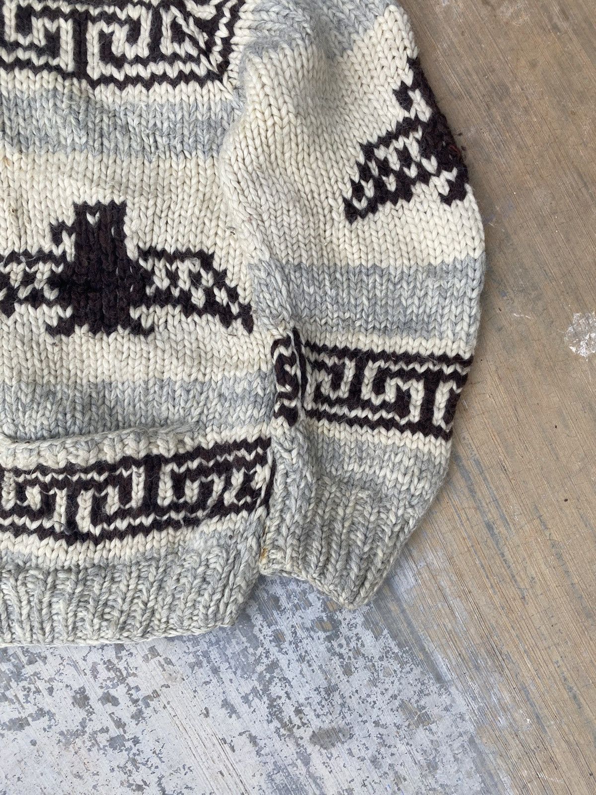 Native Vintage Canadian Sweater co.ltd hand knit Size US L / EU 52-54 / 3 - 4 Thumbnail