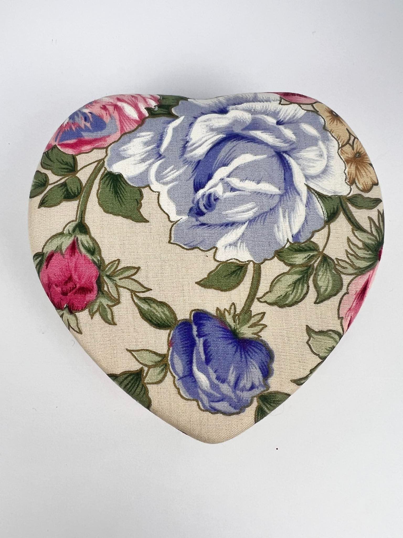Vintage Vintage Textile Trinket Box Heart For Jewelry Size ONE SIZE - 1 Thumbnail