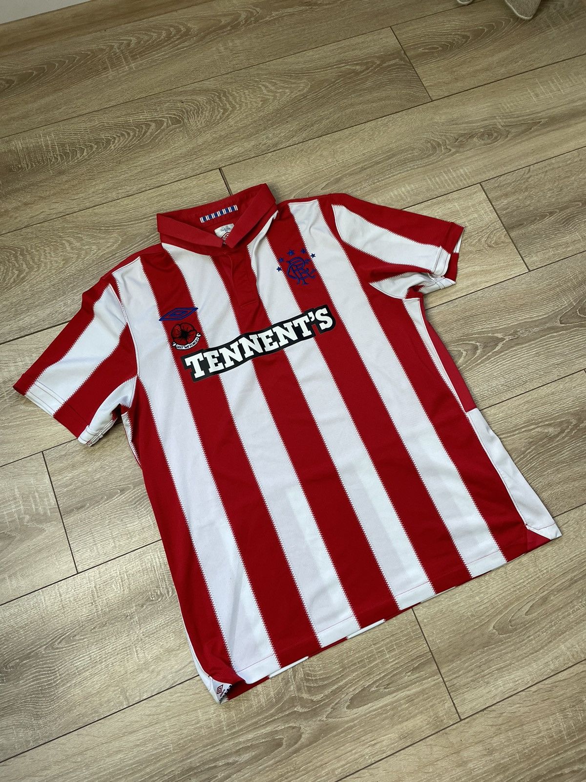 Umbro Rangers 10/11 Away Shirt Tennent's Poppy Lest We Forget Size US L / EU 52-54 / 3 - 3 Thumbnail