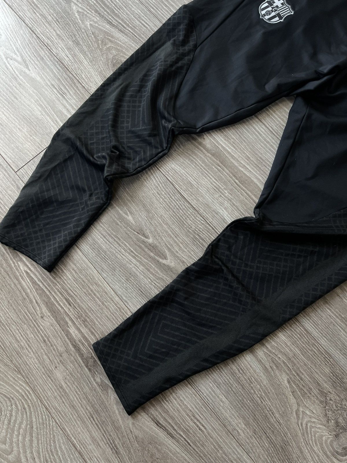 Nike Nike FCB Barcelona Football Slim Fit Regular Sweatpants Size US 34 / EU 50 - 13 Thumbnail