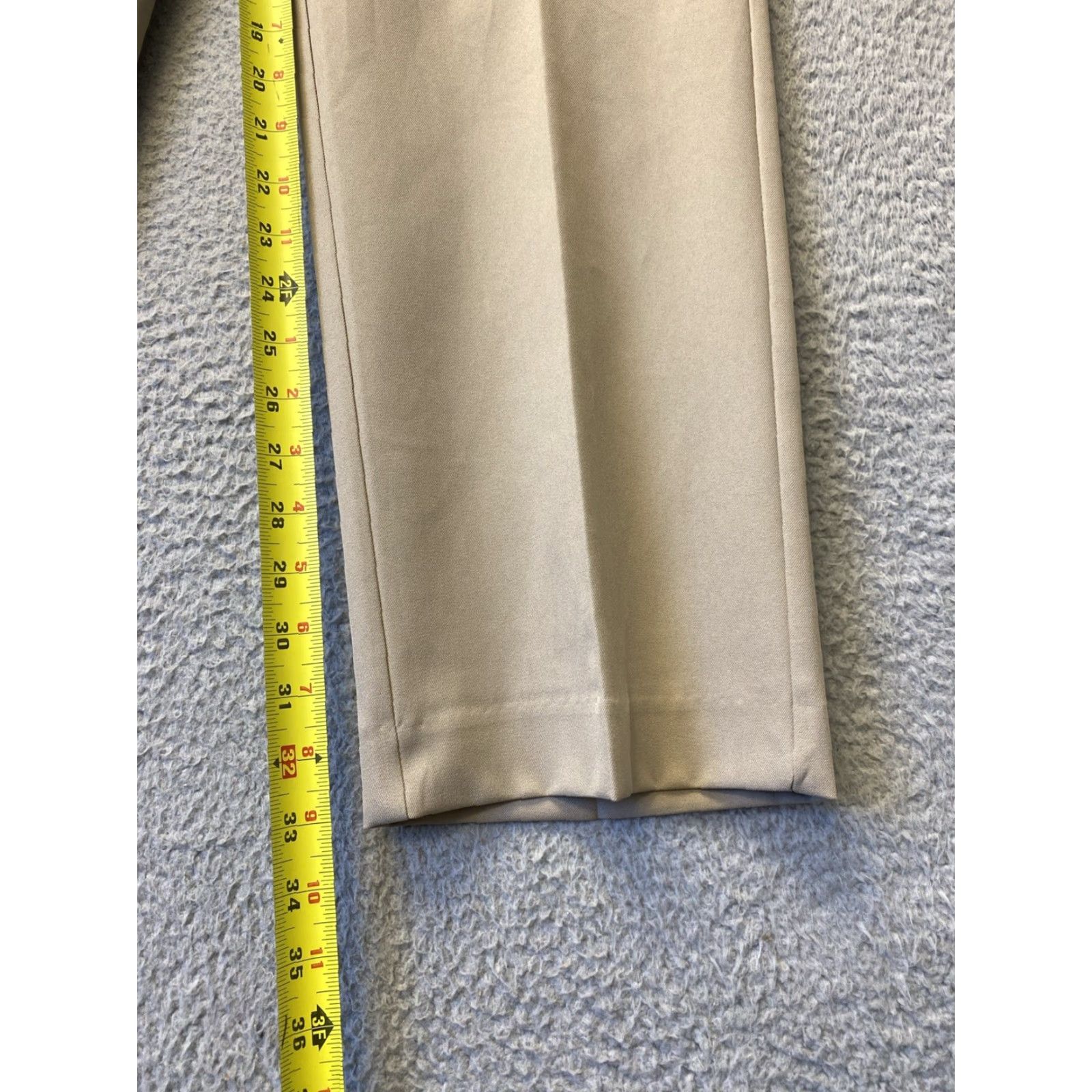 PGA Tour PGA Tour Golf Pants Mens 34x33 Khaki Expandable Waist Polyester NWOT Size US 34 / EU 50 - 7 Thumbnail