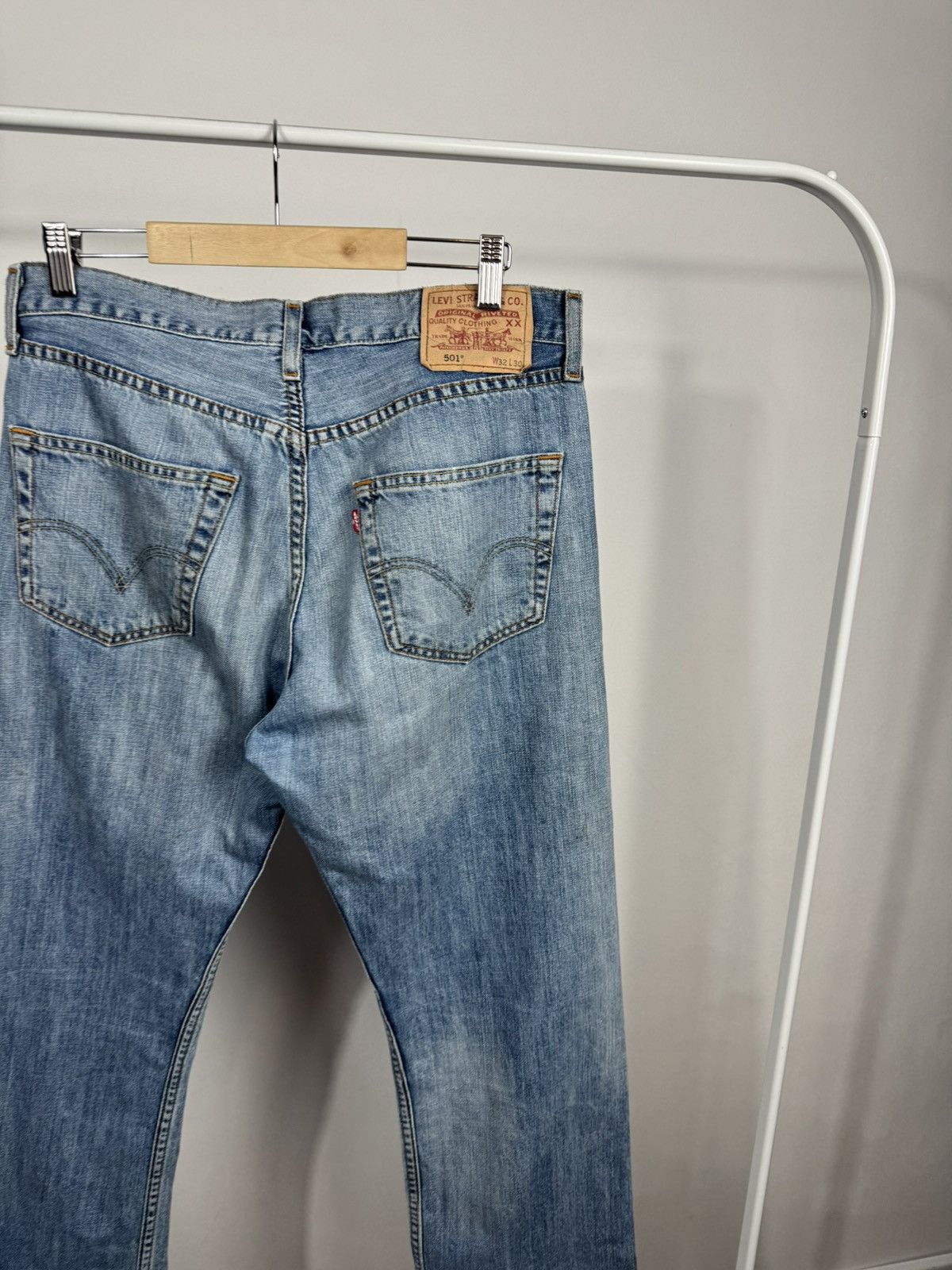 Levi's Vintage Levi’s 501 Straight Leg Jeans Light Wash Denim W32 Size US 32 / EU 48 - 3 Thumbnail