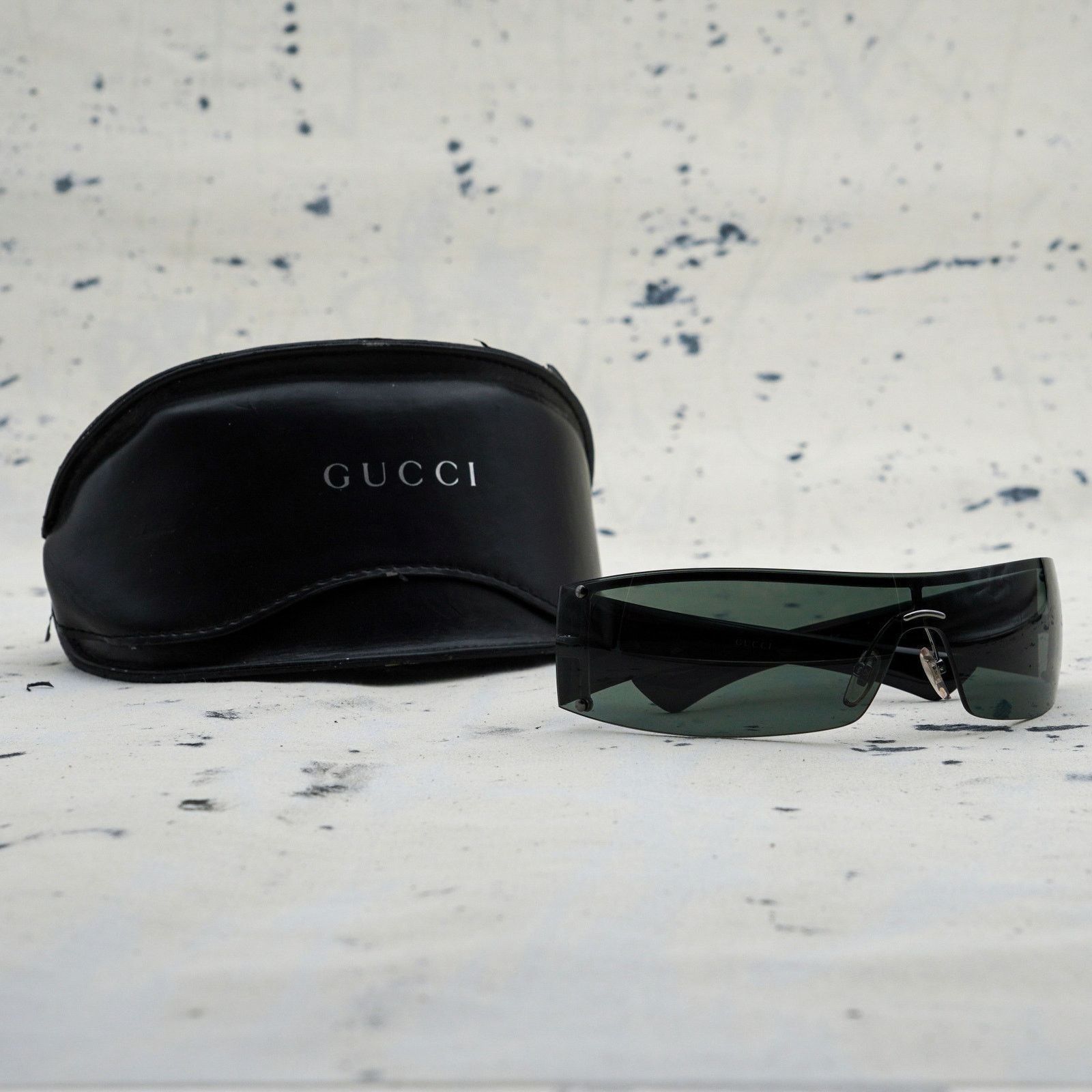 Gucci Vintage gucci gg 1824 monogram shield black wrap sunglasses Size ONE SIZE - 8 Thumbnail