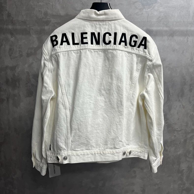 Balenciaga Balenciaga White lettered logo stone-washed denim jacket o Size US S / EU 44-46 / 1 - 5 Thumbnail