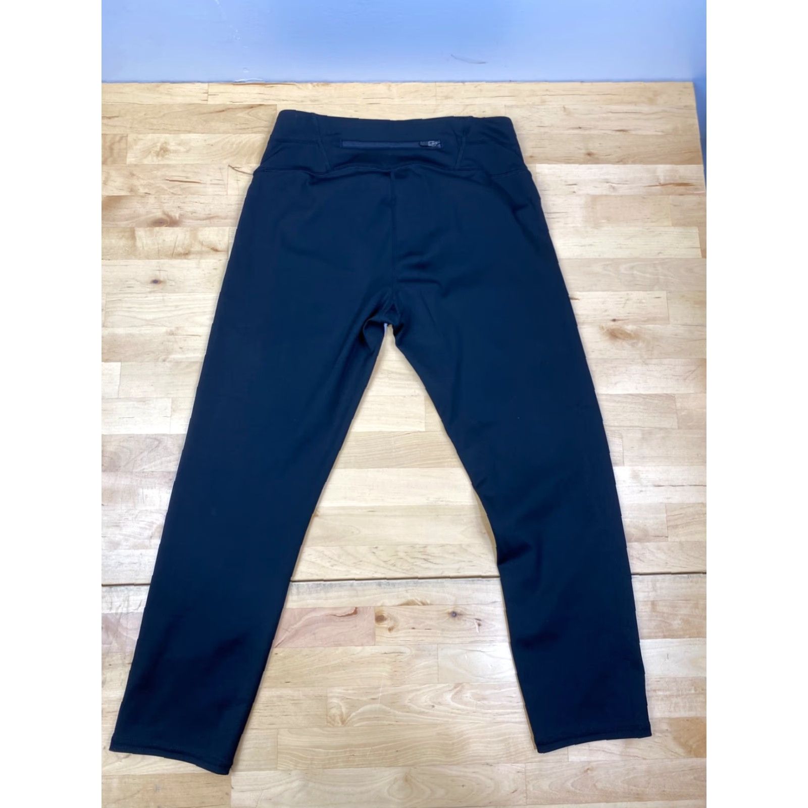 Athleta Athleta Leggings Capri Women S Black Geometric Yoga Casual Pull On Athletic Size 28" / US 6 / IT 42 - 2 Thumbnail