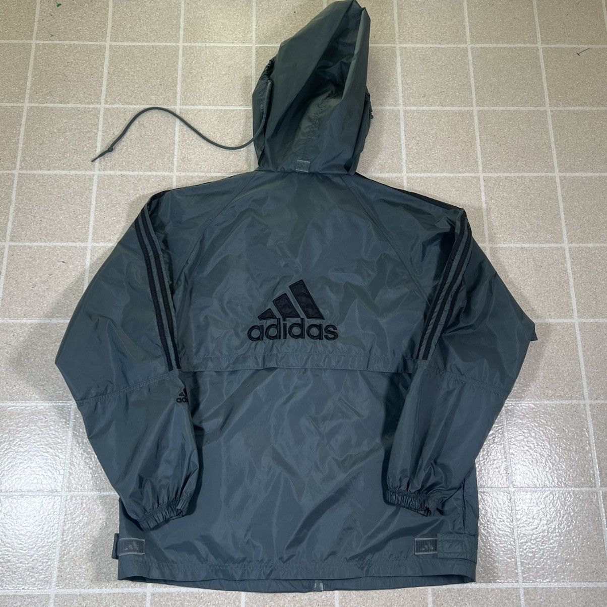 Adidas Vintage Adidas Jacket Mens Medium Grey Windbreaker Track Size US M / EU 48-50 / 2 - 1 Thumbnail