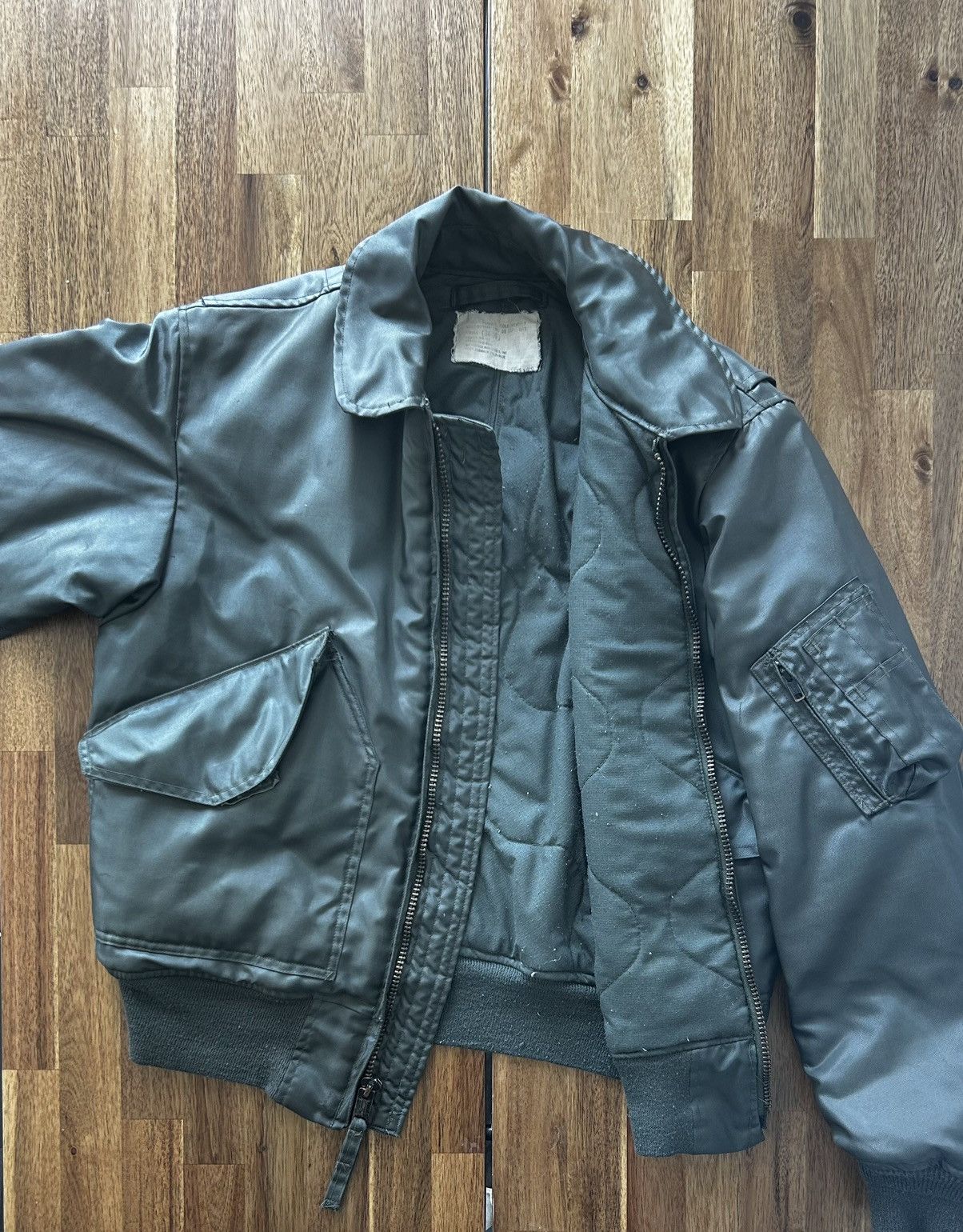 Vintage Distressed Military Bomber Jacket Olive Green Size US S / EU 44-46 / 1 - 7 Thumbnail