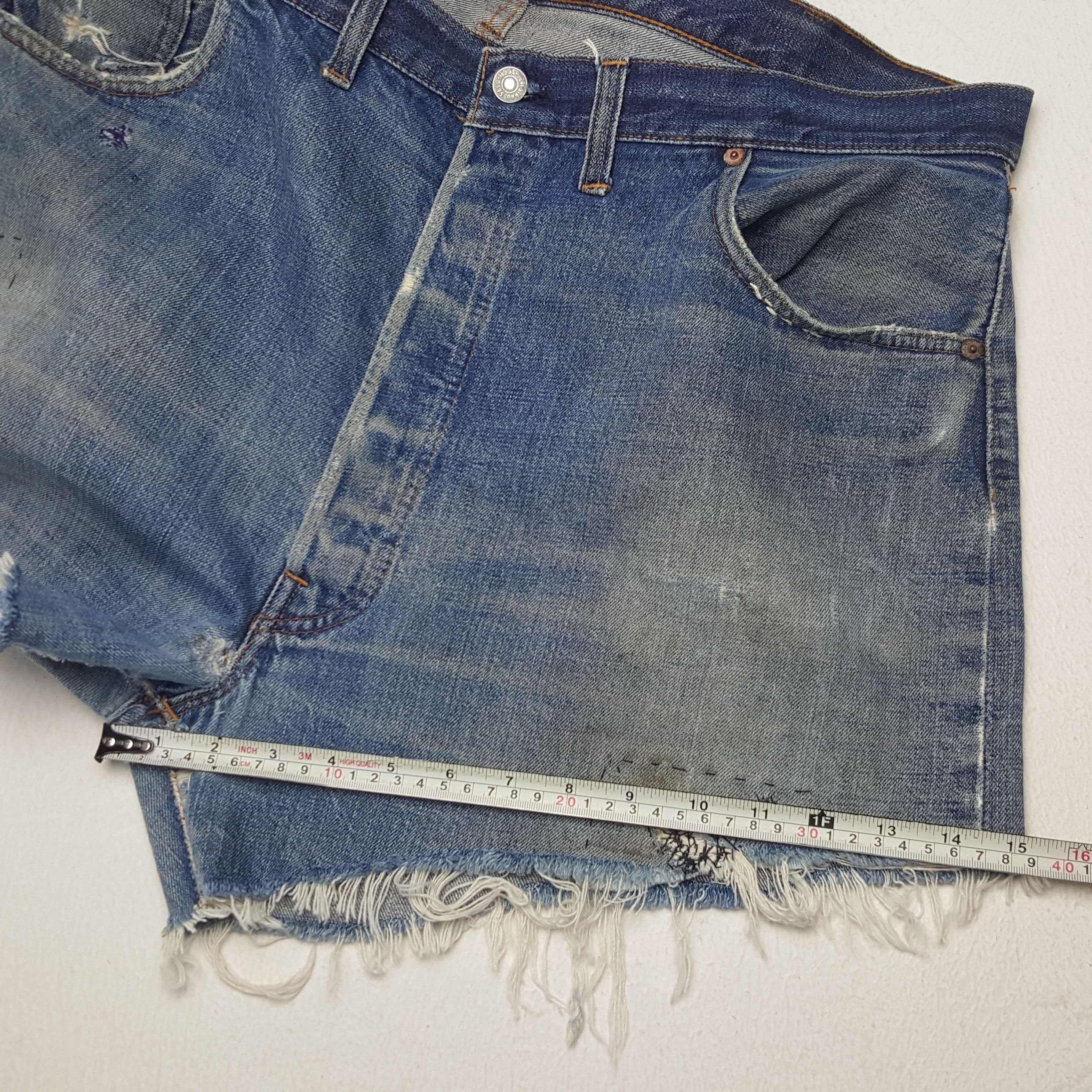 Levi's × Vintage Vintage Levis Short Denim Jeans Size 40" / US 18 - 8 Thumbnail