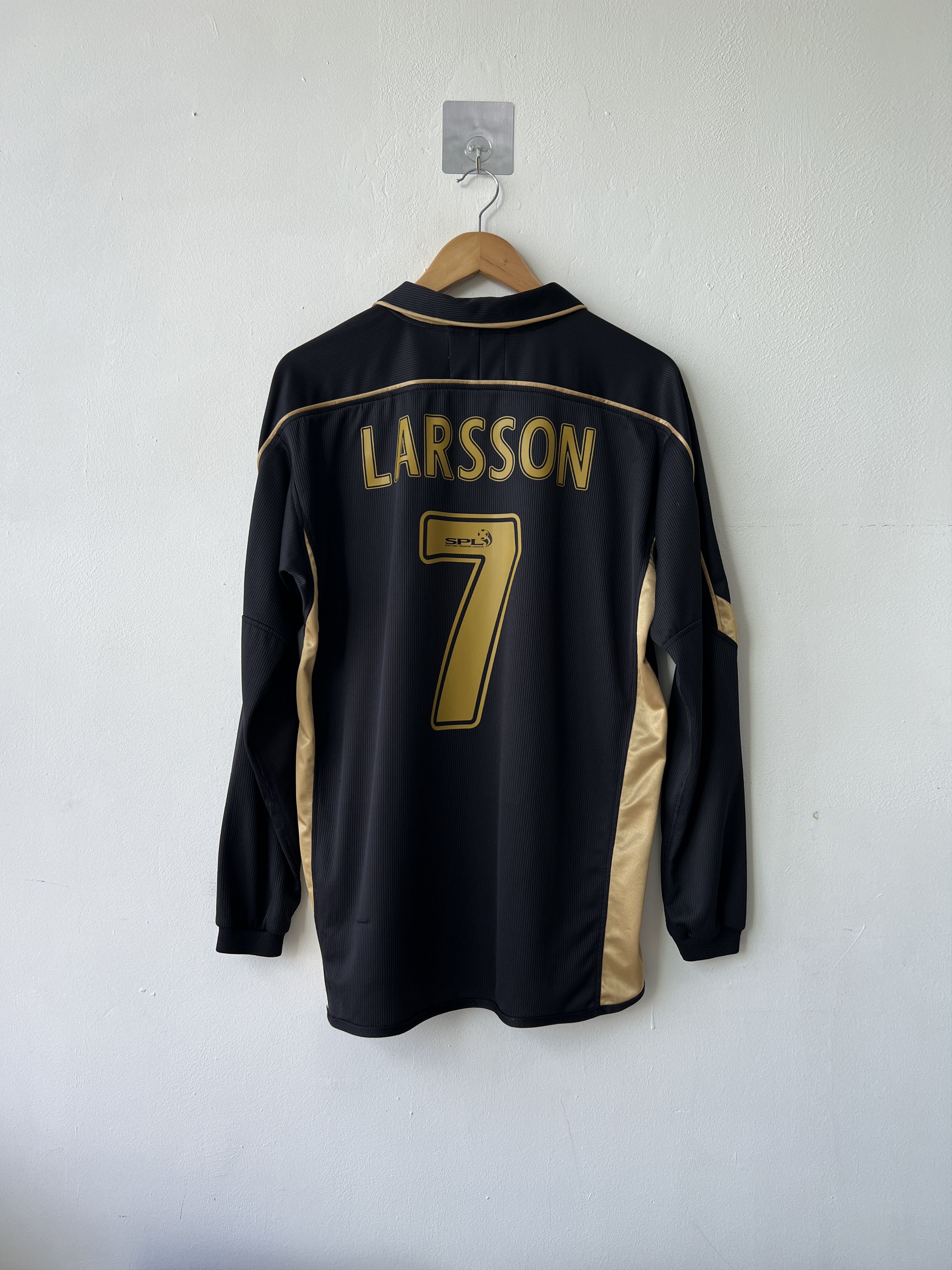 Umbro (M) Celtic 2003-04 Away Long Sleeve Kit Larsson #7 Size US M / EU 48-50 / 2 - 1 Thumbnail
