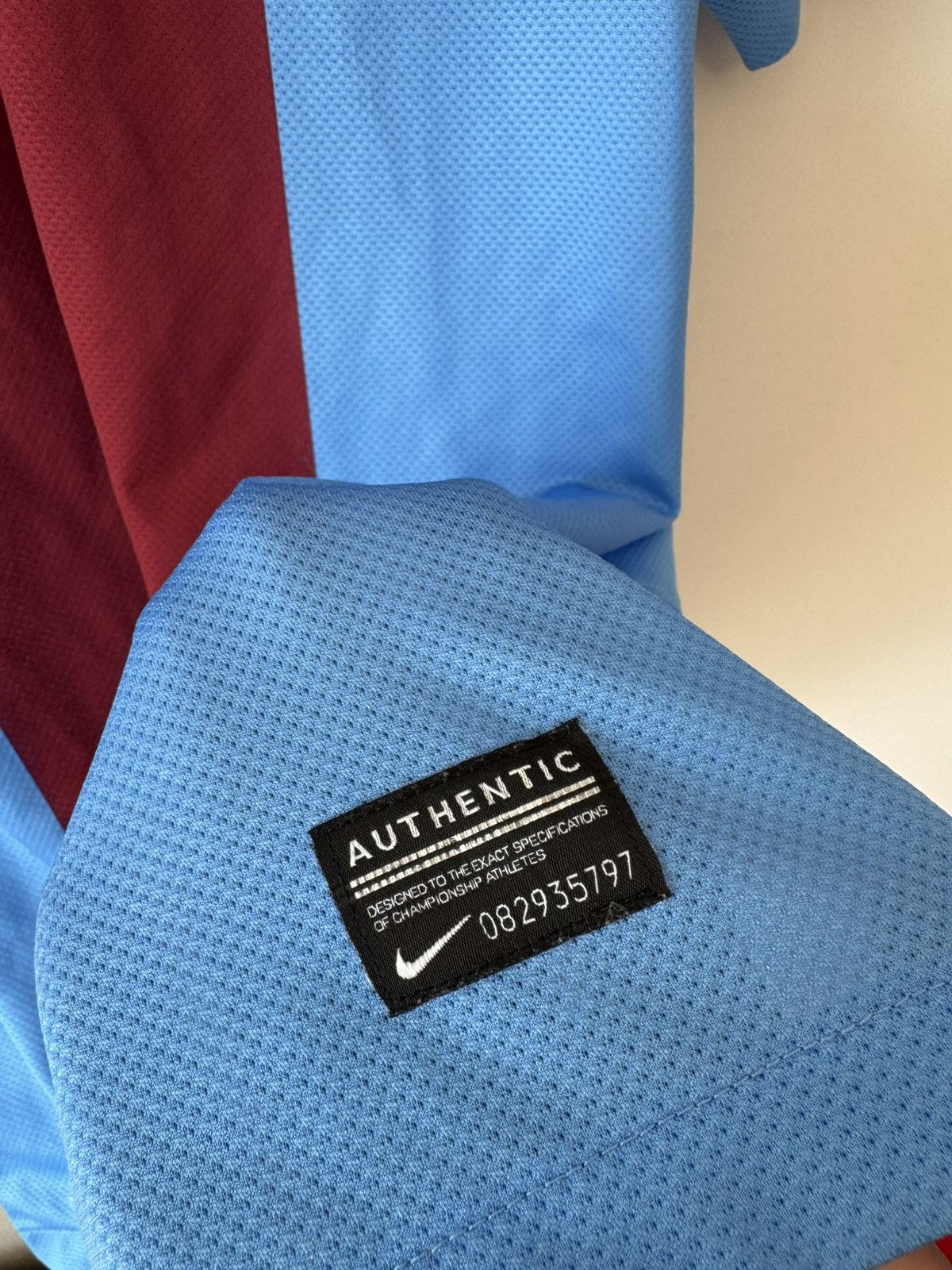 Nike Trabzonspor 2013-2014 Home Soccer Jersey Nike Football Shirt Size US S / EU 44-46 / 1 - 12 Thumbnail
