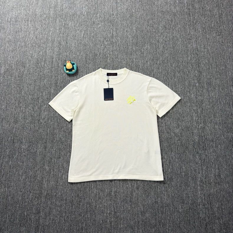 Louis Vuitton LOUIS VUITTON White Pin Short Sleeve 2501-Nextarrow Size US L / EU 52-54 / 3 - 1 Thumbnail