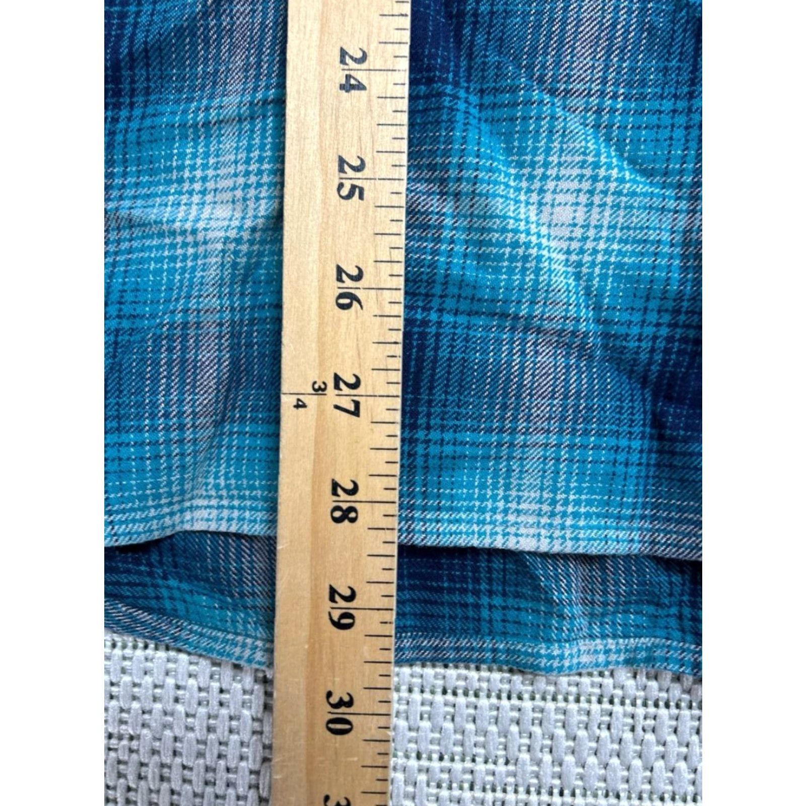 Levi's Levis Classic Worker Shirt Men M Blue Cotton Plaid Relaxed Fit Button-Up Collared Casual Breathable Pockets Vintage: No (omit) Size US M / EU 48-50 / 2 - 7 Thumbnail