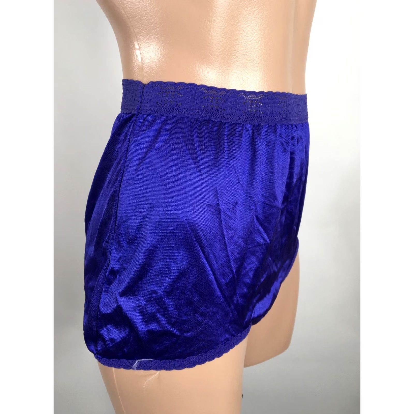 Vintage VTG 1980s Mushroom Gusset Granny Nylon Panties Lace Sheer Royal Purple 7 NEW Lovepops Womens Rockabilly Panties Size 28" / US 6 / IT 42 - 4 Thumbnail