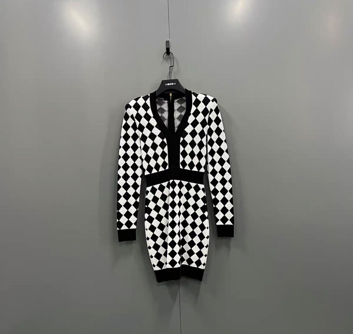 Balmain BALMAIN color-block plaid V-neck knit dress J41 Size XS / US 0-2 / IT 36-38 - 1 Thumbnail