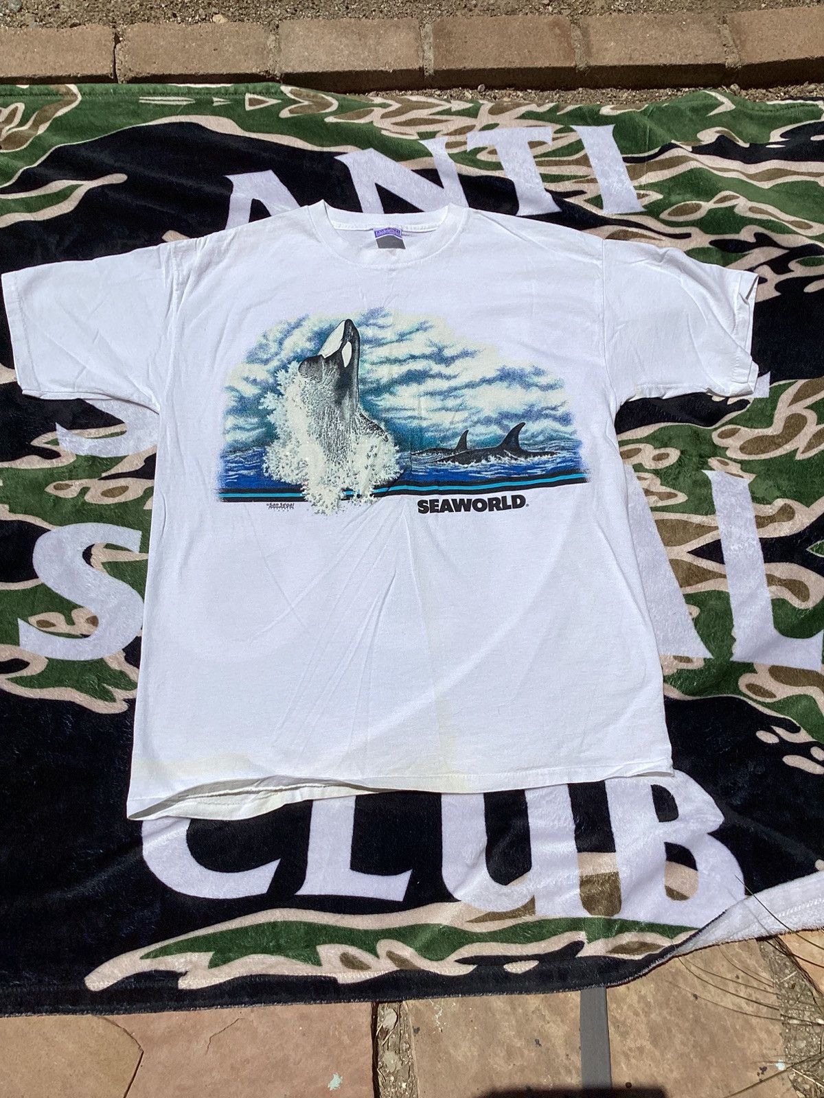 Vintage Vtg 1989 SeaWorld San Siegel orca whale Shamu all sport tee Size US XL / EU 56 / 4 - 1 Thumbnail