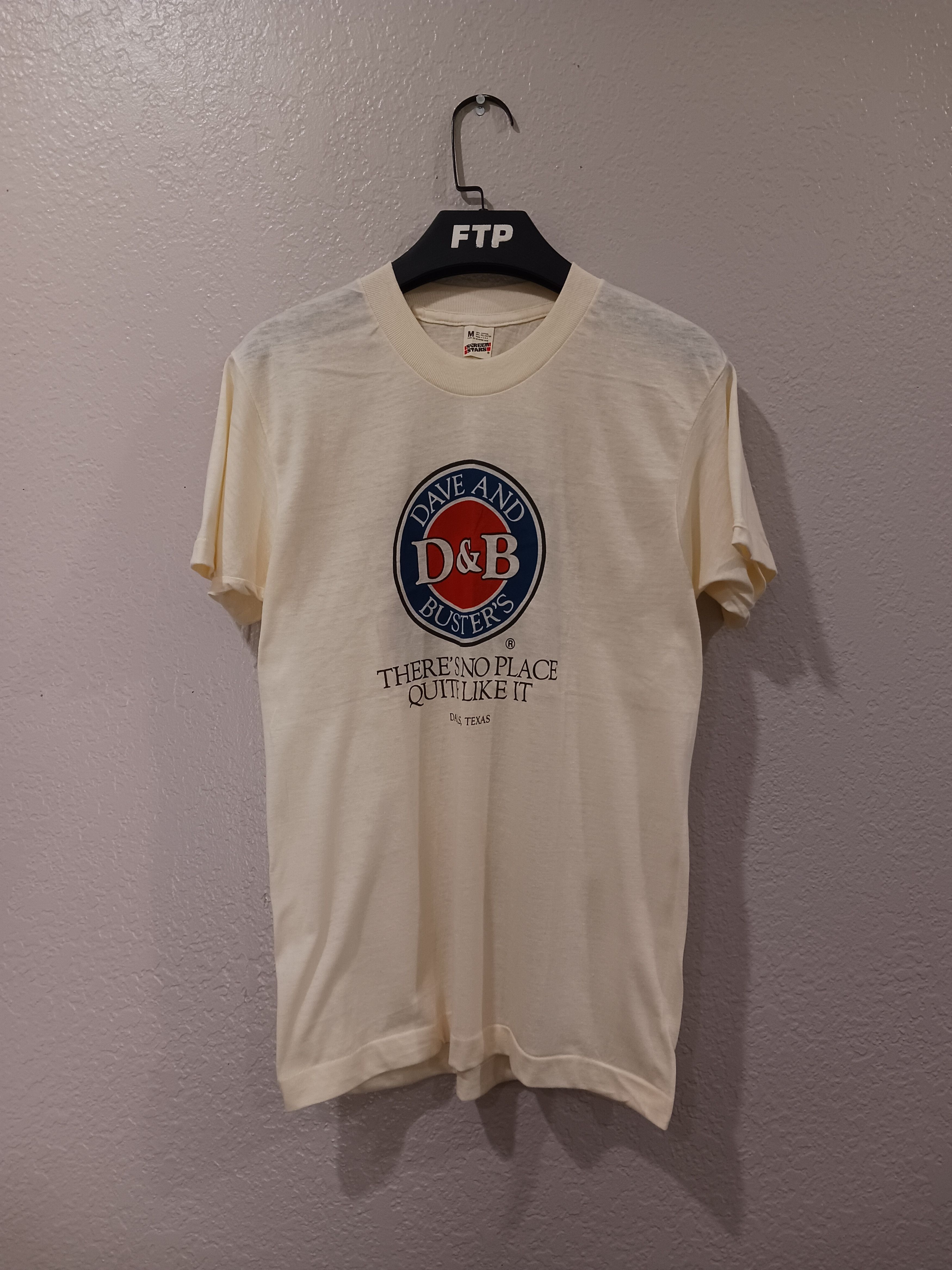 Vintage Dave & Buster's Dallas, Texas 1980s Vintage Screen Stars Tee Size US M / EU 48-50 / 2 - 1 Thumbnail