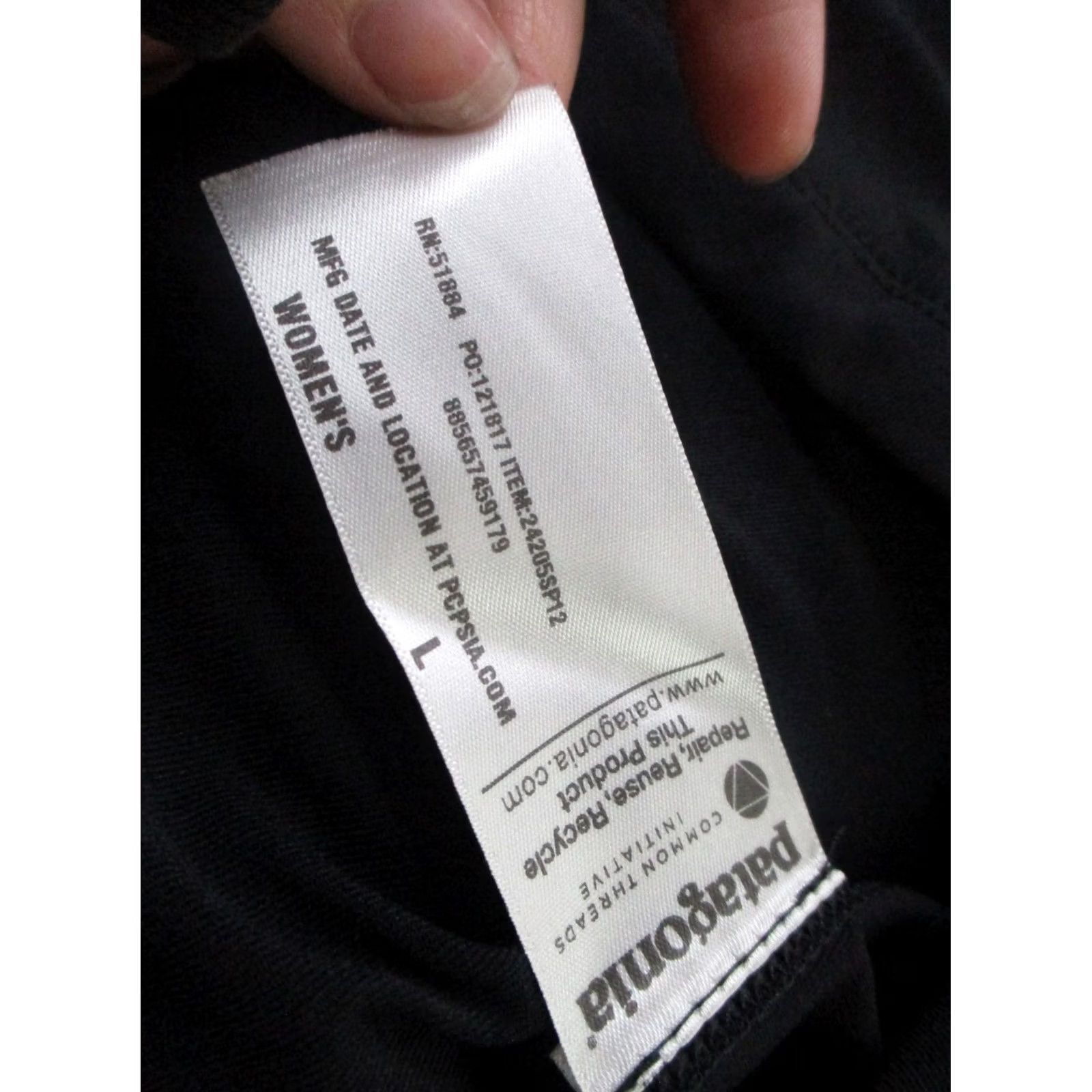 Patagonia Patagonia Jacket Womens L Base Layer Sweater Hiking Outdoor Camping Active Track Windbreaker 1/4 Zip Size L / US 10 / IT 46 - 7 Thumbnail