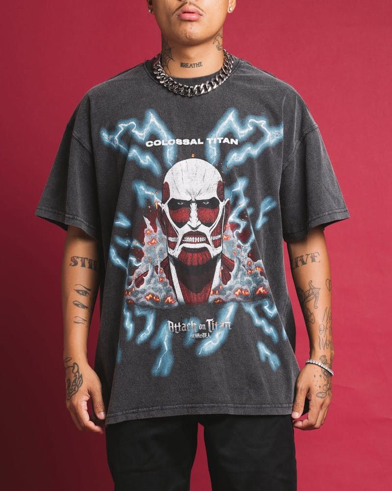 GOAT Crew × Vintage Goat Crew x Attack On Titan Colossal Titan Vintage Tee DS Size US XL / EU 56 / 4 - 4 Thumbnail