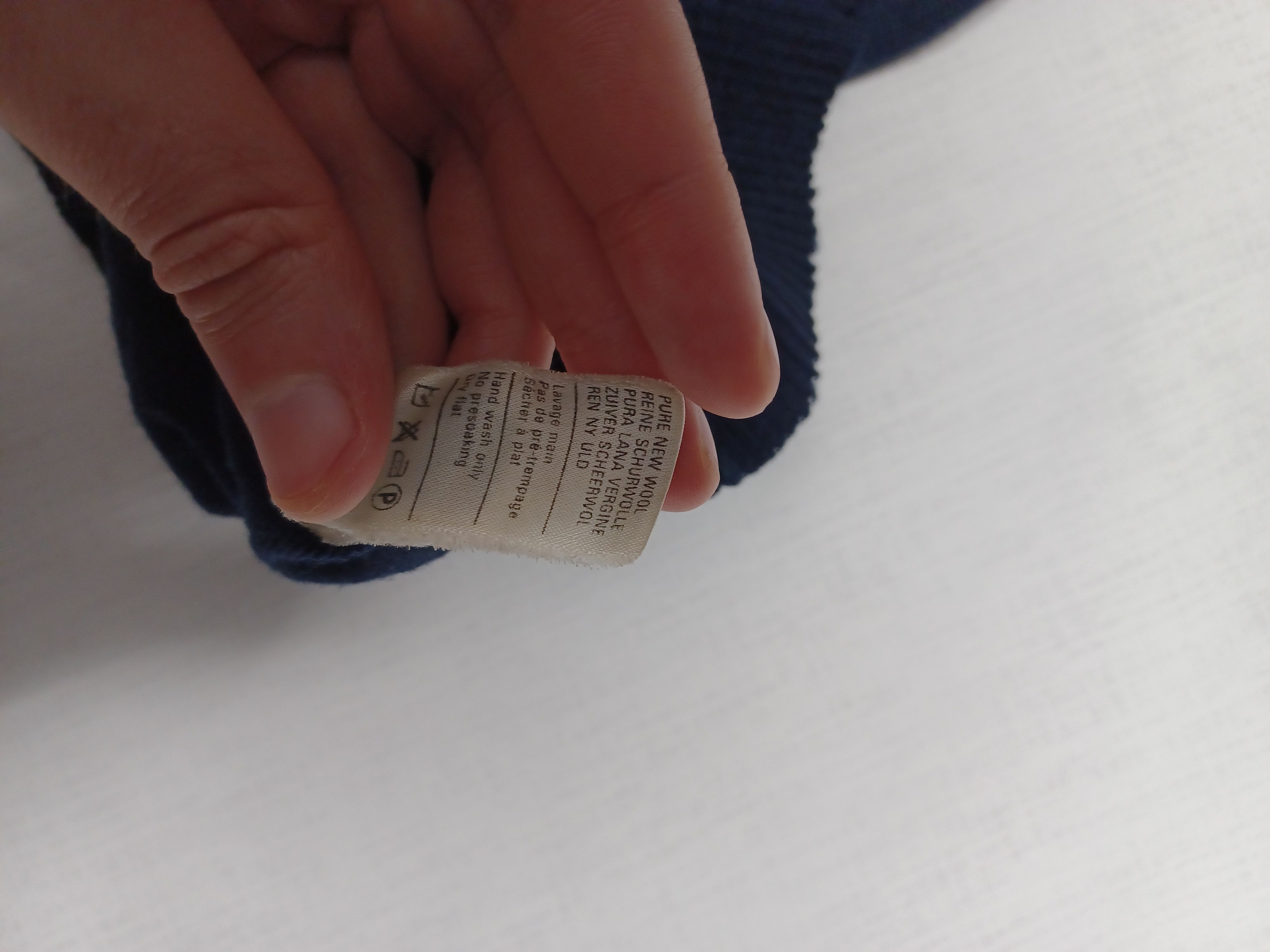 Lacoste MADE IN FRANCE 100% WOOL VINTAGE LACOSTE SLEVELESS Size US L / EU 52-54 / 3 - 6 Thumbnail