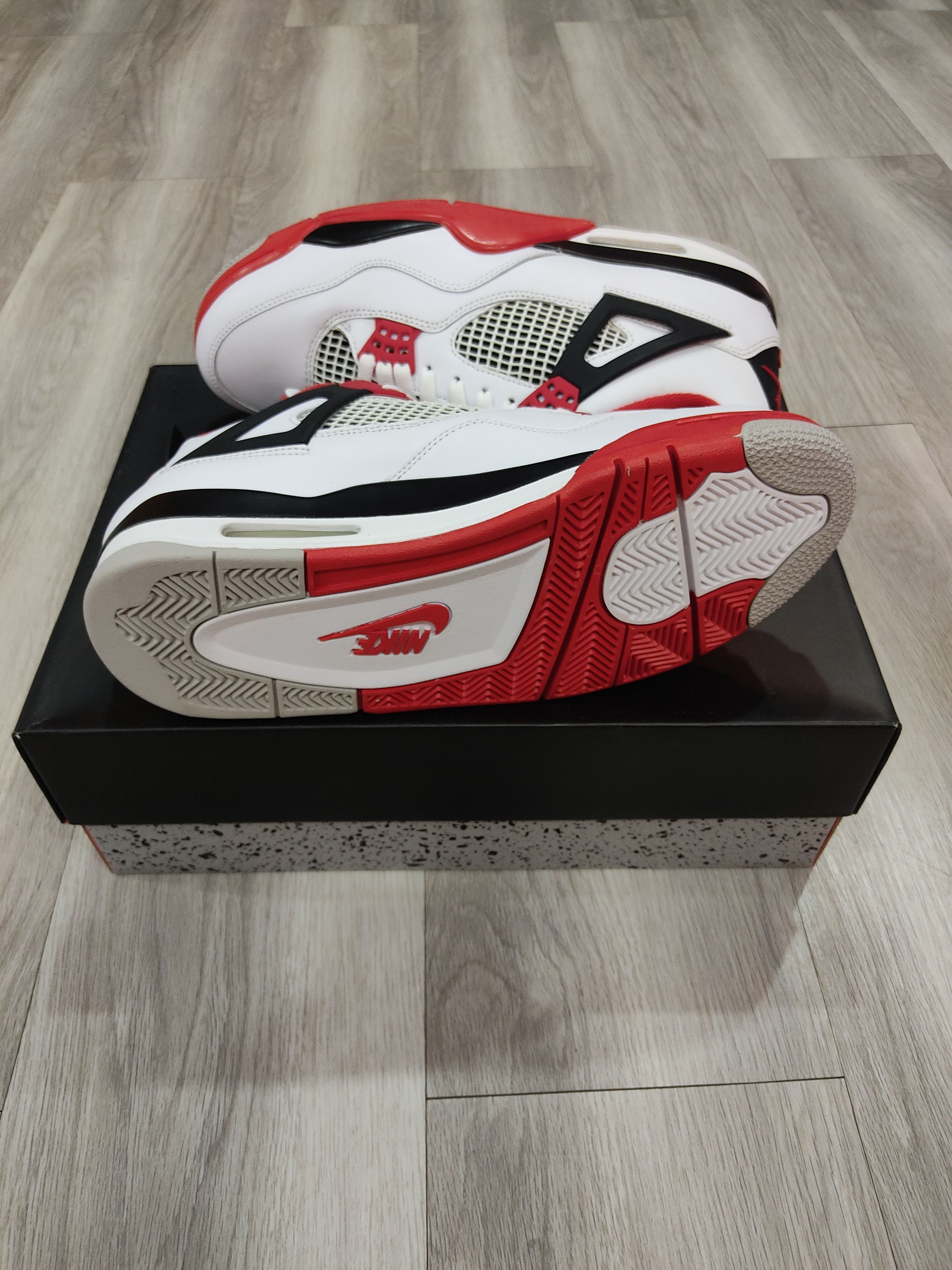 Jordan Brand AIR JORDAN 4 RETRO Size US 10 / EU 43 - 5 Thumbnail