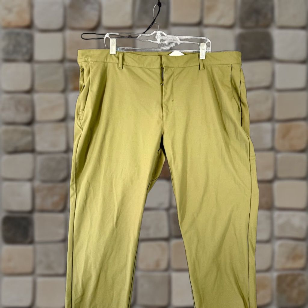 Fabletics Fabletics The Don Golf Performance Chino Pants Mens 42x30 Green Water-Resistant Chino Slacks 42 30 Green Mens Size US 42 / EU 58 - 1 Thumbnail