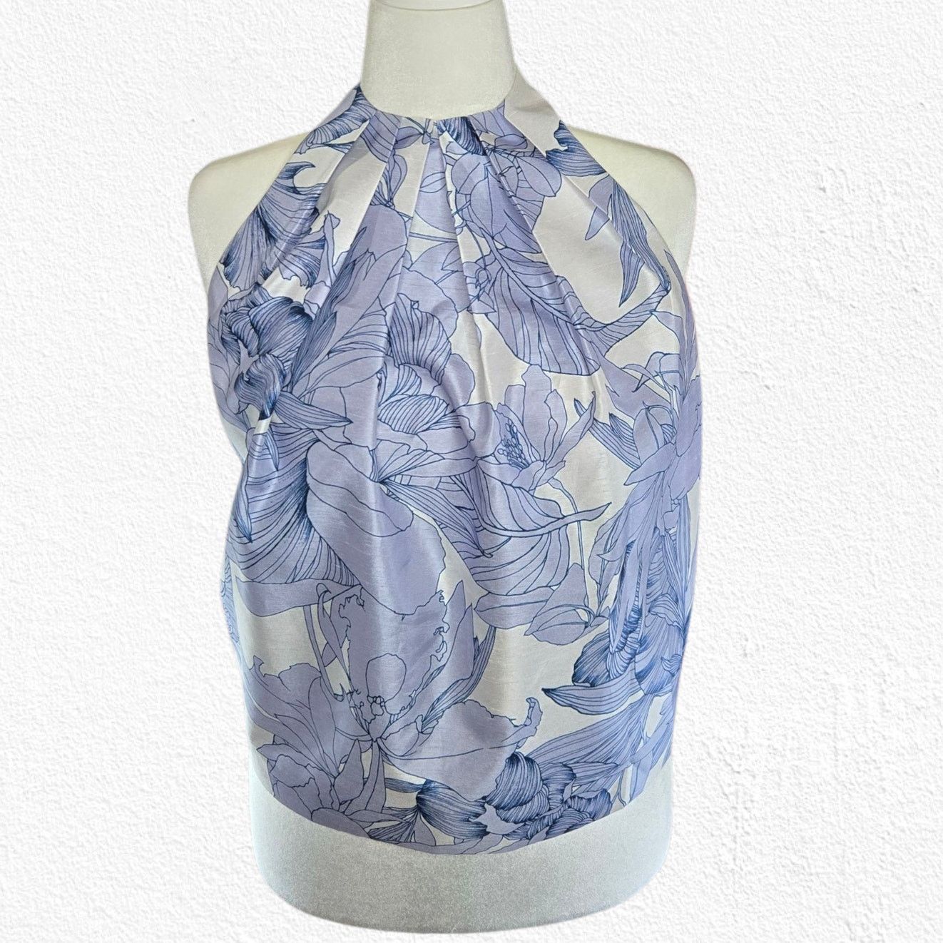 Other Keepsake Blue White Floral Satin Halter Blouse Size XS Size XS / US 0-2 / IT 36-38 - 1 Thumbnail