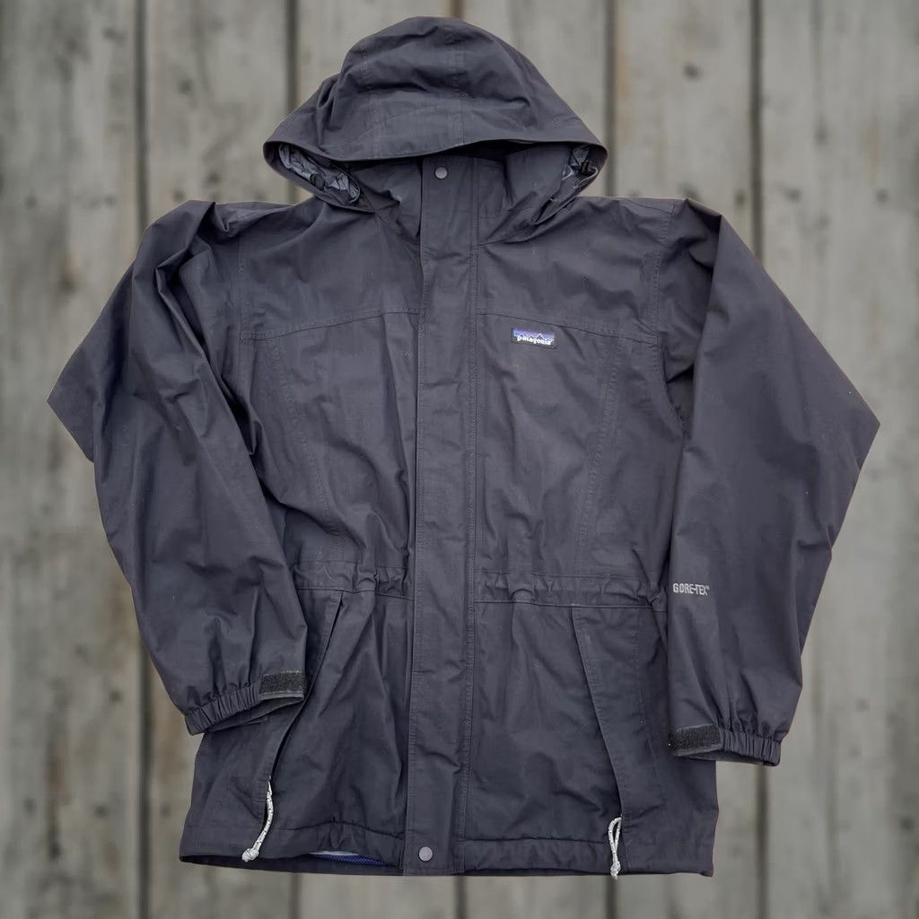 Patagonia VINTAGE Patagonia Black Shell Goretex Jacket S Womens Liquid Sky Y2K Tech Size S / US 4 / IT 40 - 1 Thumbnail