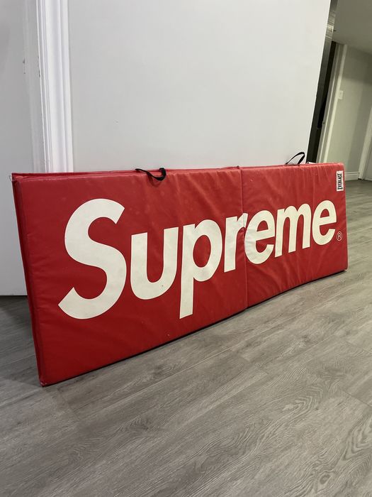 Supreme x everlast outlet mat