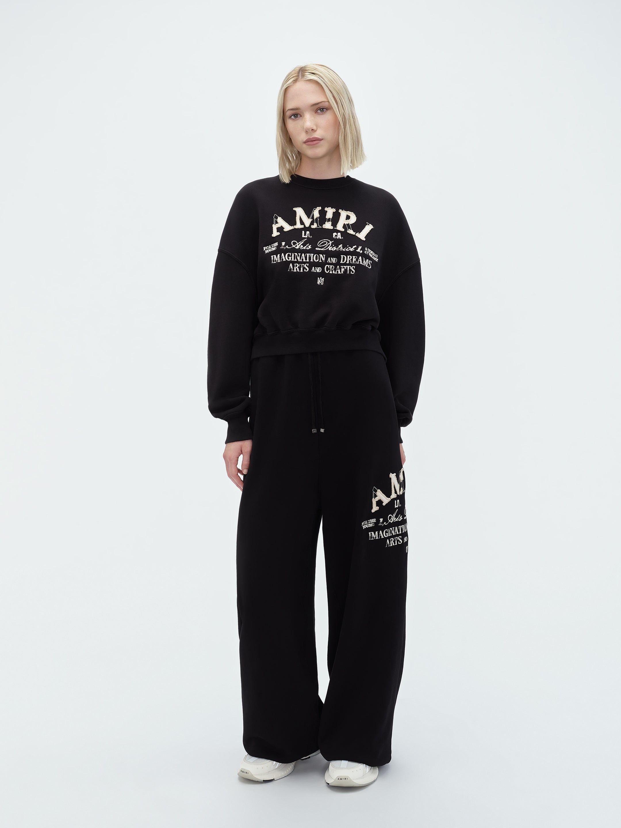 Amiri os11x0625 Arts District Logo Sweatpant in Black Size 27" / US 4 / IT 40 - 2 Thumbnail