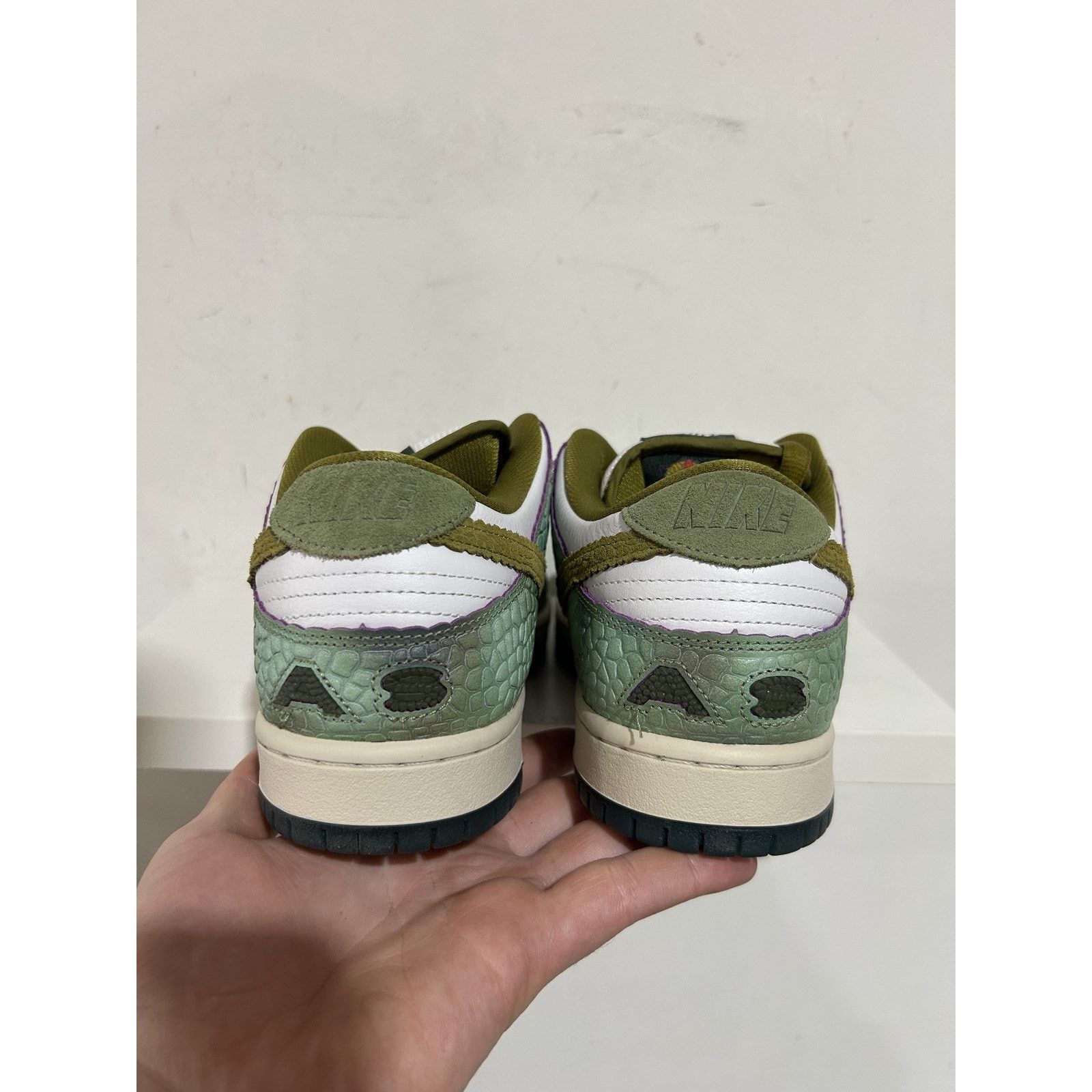Nike NIKE SB DUNK LOW ALEXIS SABLONE CHAMELEON SIZE 11 BRAND NEW Size US 11 / EU 44 - 4 Thumbnail
