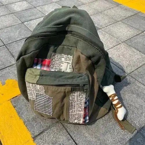 Japanese Brand Y2K Vintage Patchwork Canvas Backpack Size ONE SIZE - 2 Thumbnail