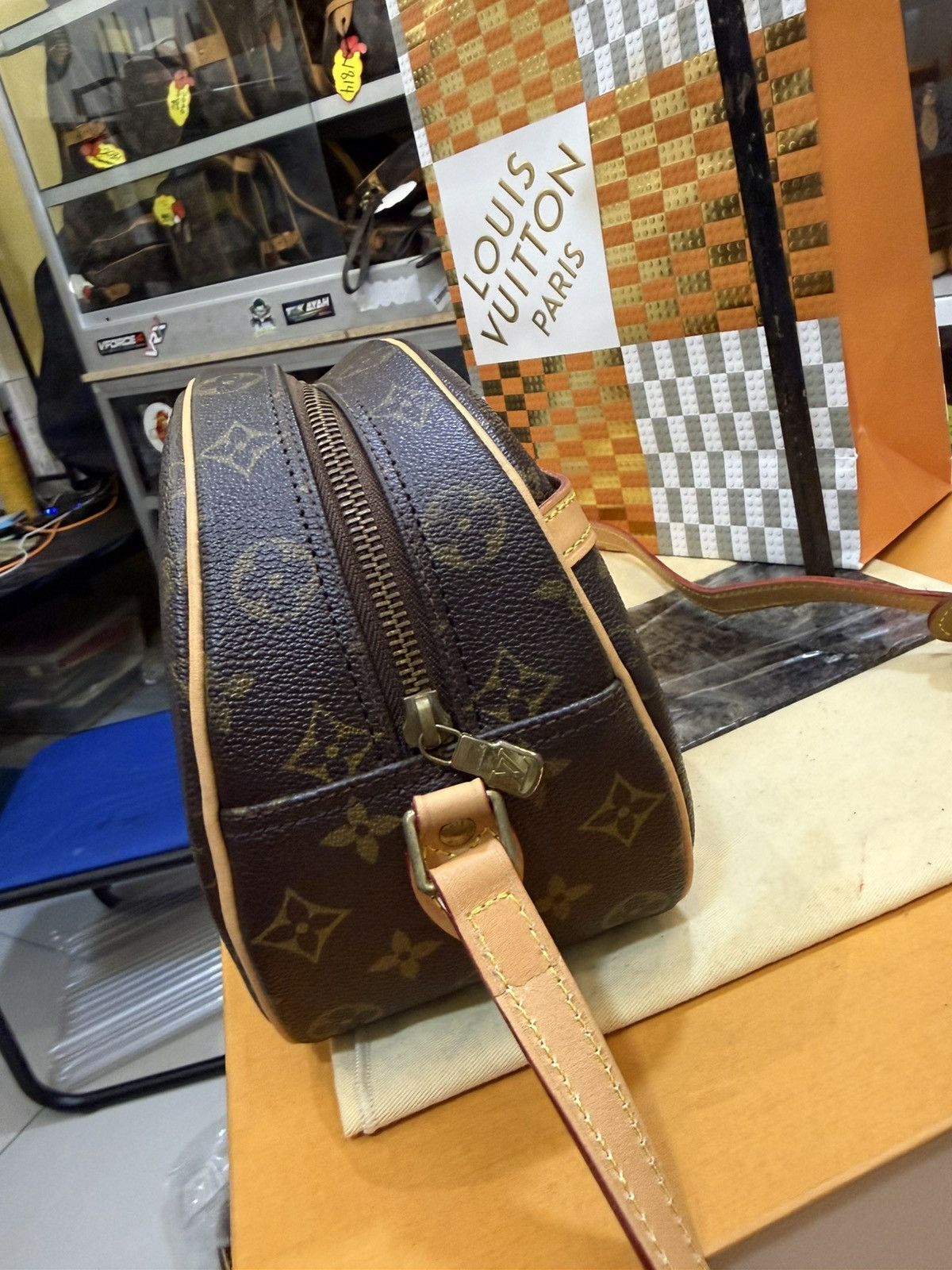 Louis Vuitton Blois -2144 Size ONE SIZE - 13 Thumbnail