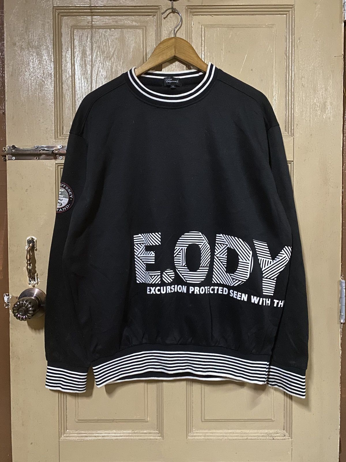 Vintage Vintage Eddie Odyssey Black Striped Crewneck Sweatshirt Size US XL / EU 56 / 4 - 2 Thumbnail
