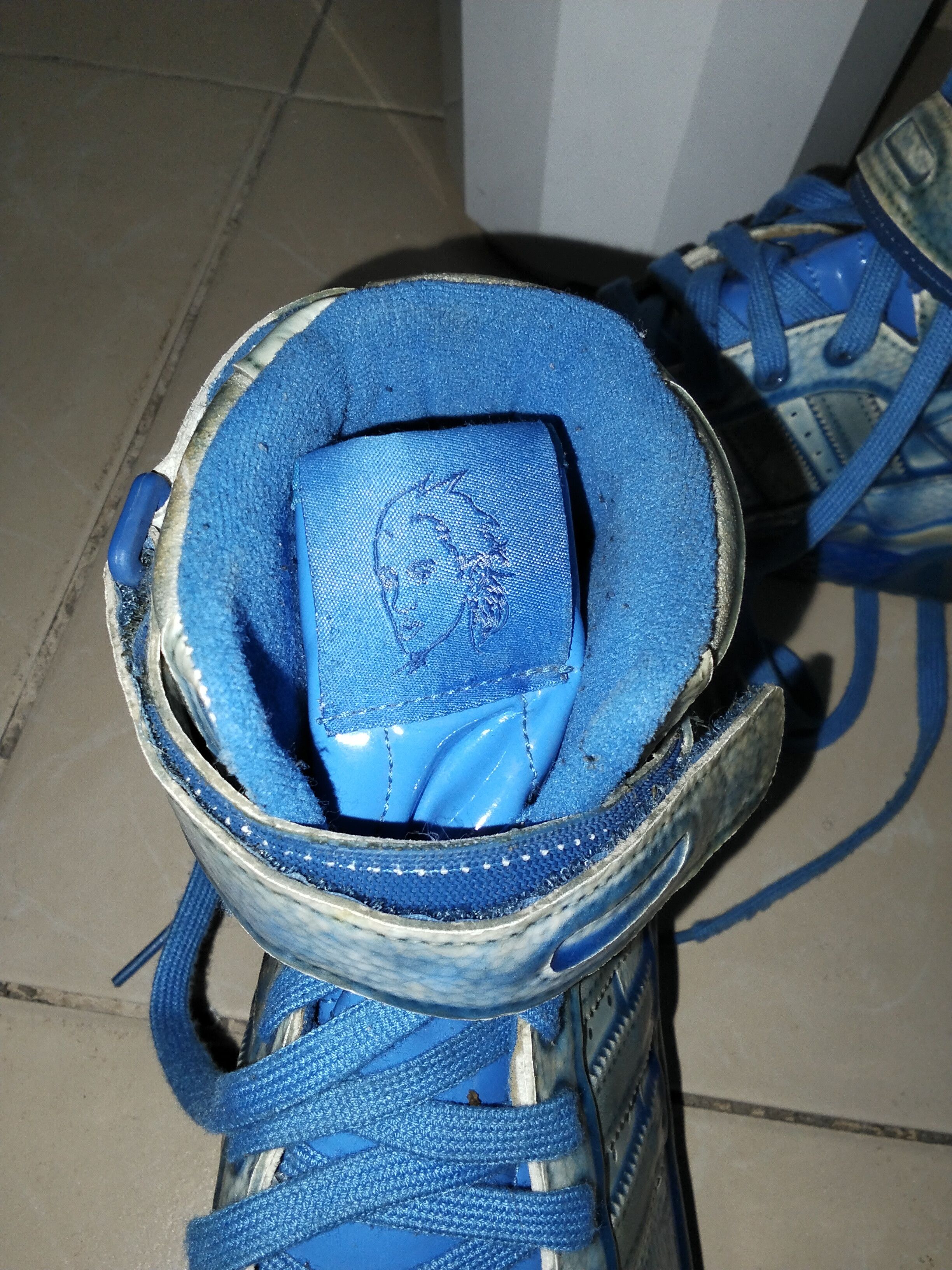 Adidas × Jeremy Scott Adidas x Jeremy Scott Forum Hi "Dipped Blue" sneaker. Size US 8 / EU 41 - 6 Thumbnail