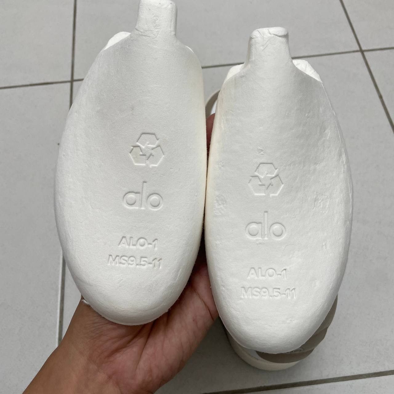 Alo [11US] ALO YOGA SNEAKERS RECOVERY MODE GRAVEL WHITE Size US 11 / EU 44 - 13 Thumbnail