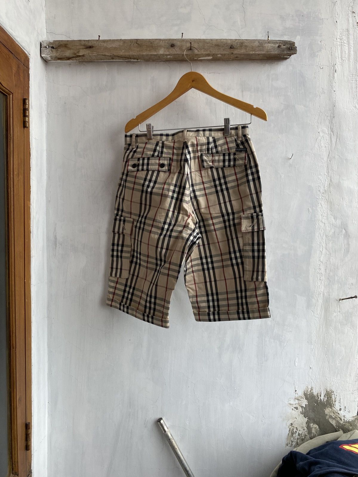 Burberry nova check short cargo black label Size US 30 / EU 46 - 1 Thumbnail