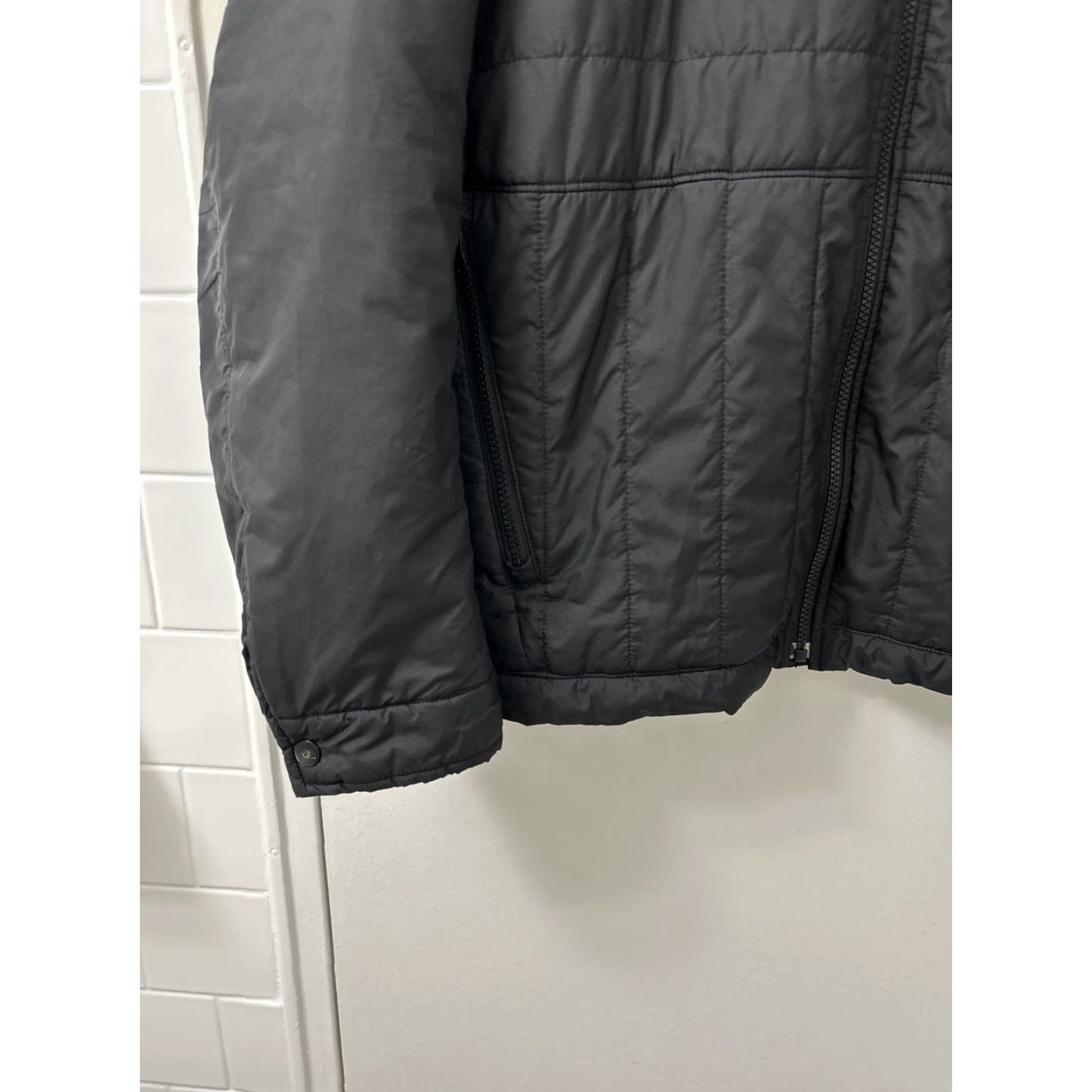 The North Face VINTAGE? No. The North Face Puffer Jacket Mens L Black Quilted Insulated Bomber Full Zip YKK Jacket Size US L / EU 52-54 / 3 - 7 Thumbnail