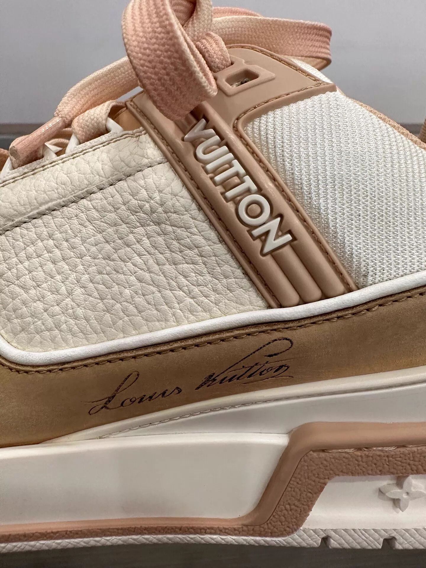 Louis Vuitton LV men's pink brown colorblock Trainer 8/42 side embossed Size US 9 / EU 42 - 8 Thumbnail