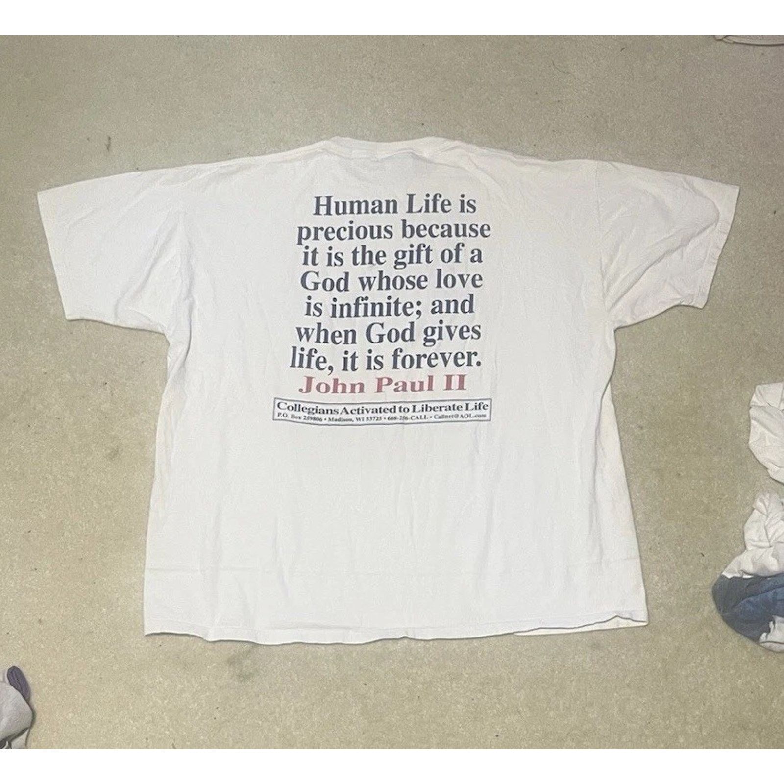 Other Vintage Virgin Mary “Sweet Kissing” Religious Jesus Tshirt Size US XXL / EU 58 / 5 - 5 Thumbnail