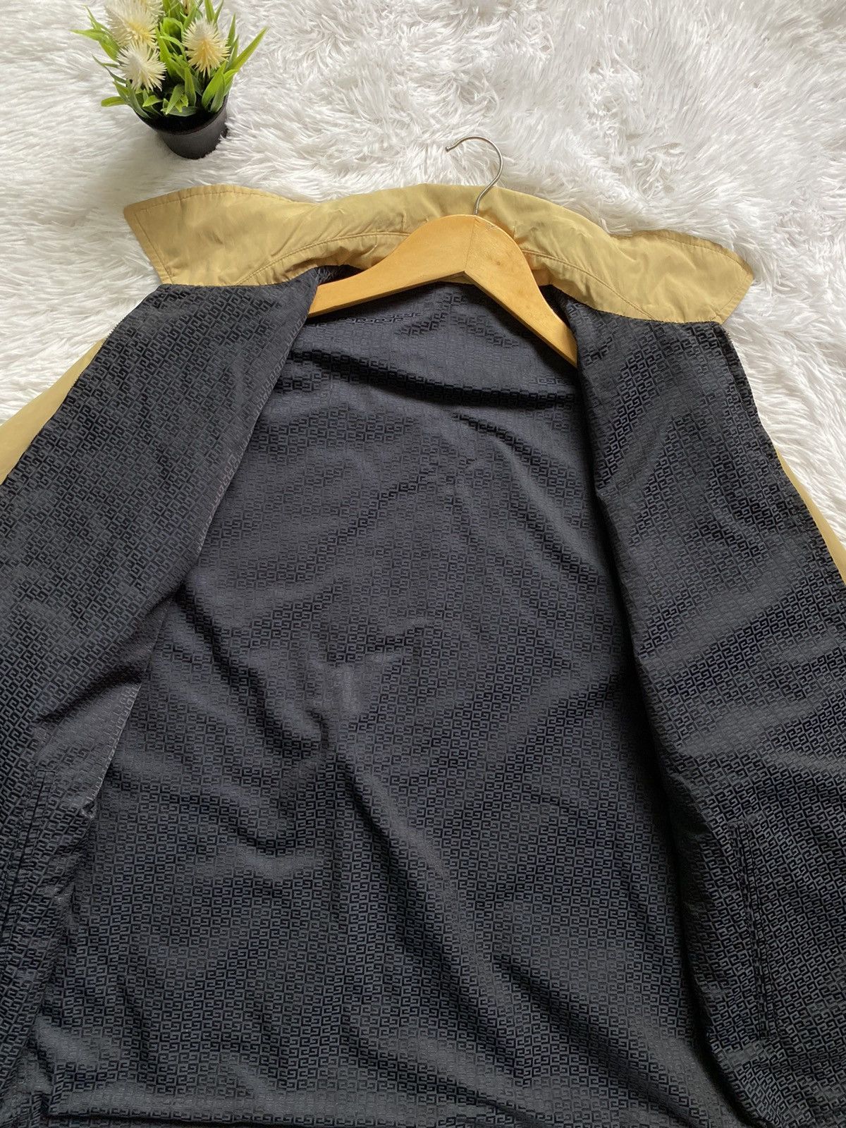 Givenchy Vintage Distressed Givenchy Jacket Size US M / EU 48-50 / 2 - 2 Thumbnail