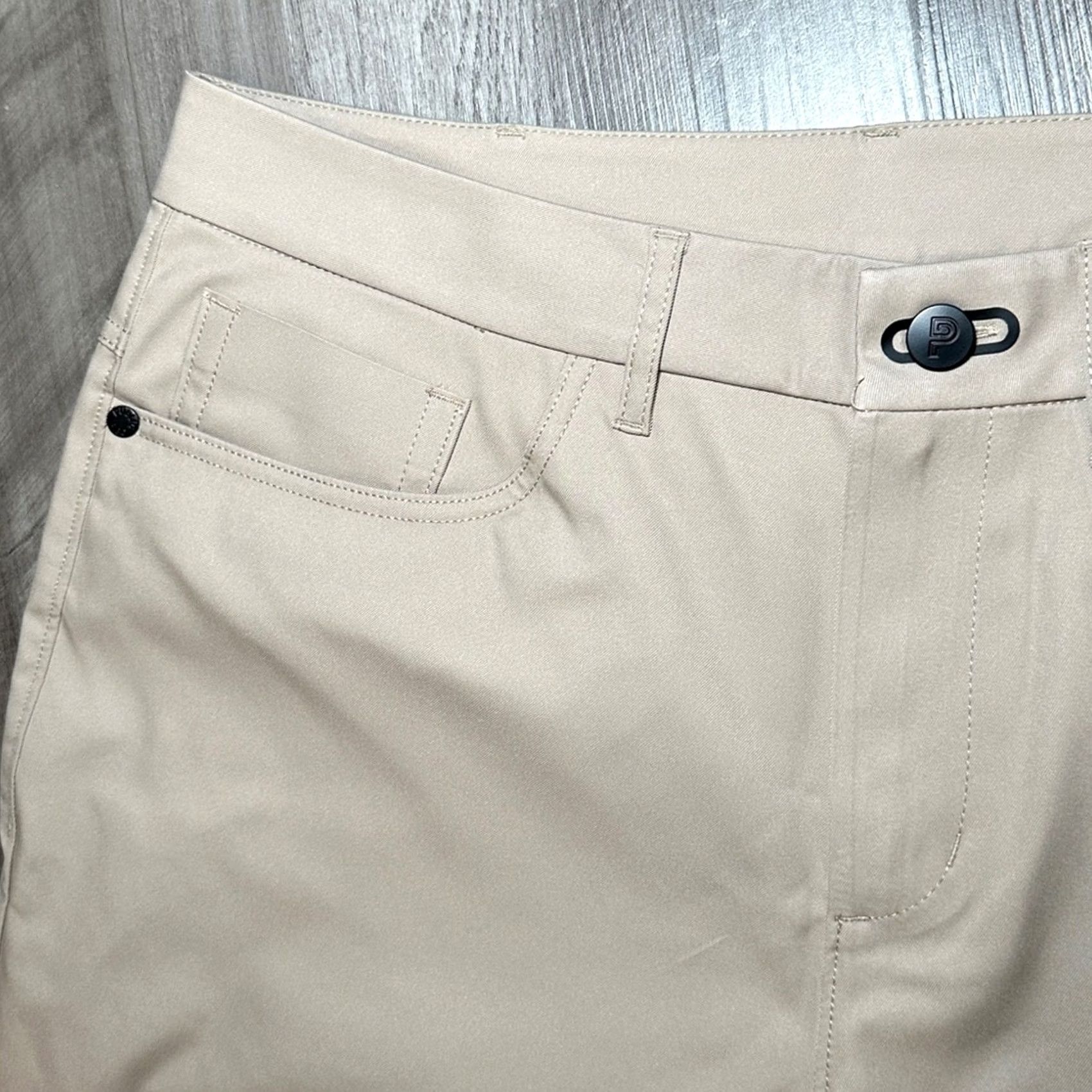 Vintage Public Rec Dealmaker Performance Pants Chin o NWOT 32 Regular Tan Mens 32 Khaki Polyester 100% Inseam 28 Birthday? Size US 32 / EU 48 - 6 Thumbnail