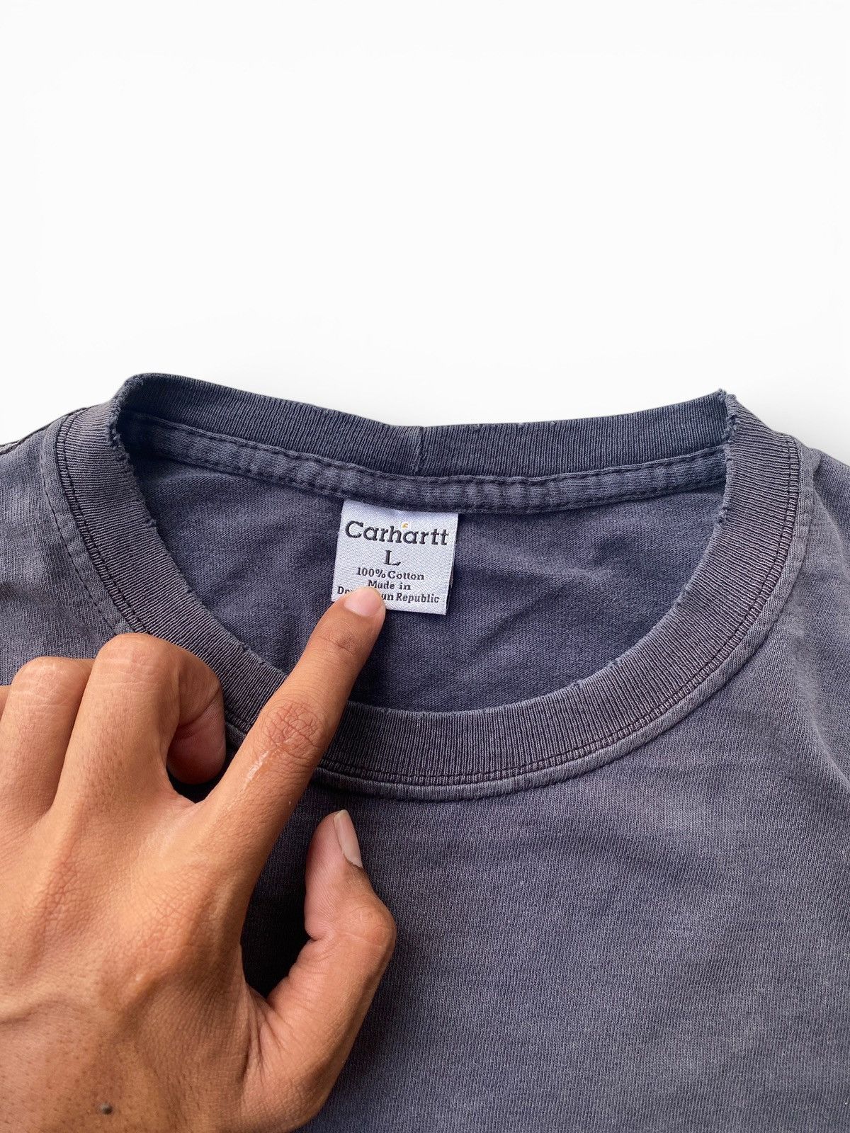 Carhartt Vintage Carhartt Pocket T-Shirt Black Faded Workwear Tee Size US L / EU 52-54 / 3 - 4 Thumbnail