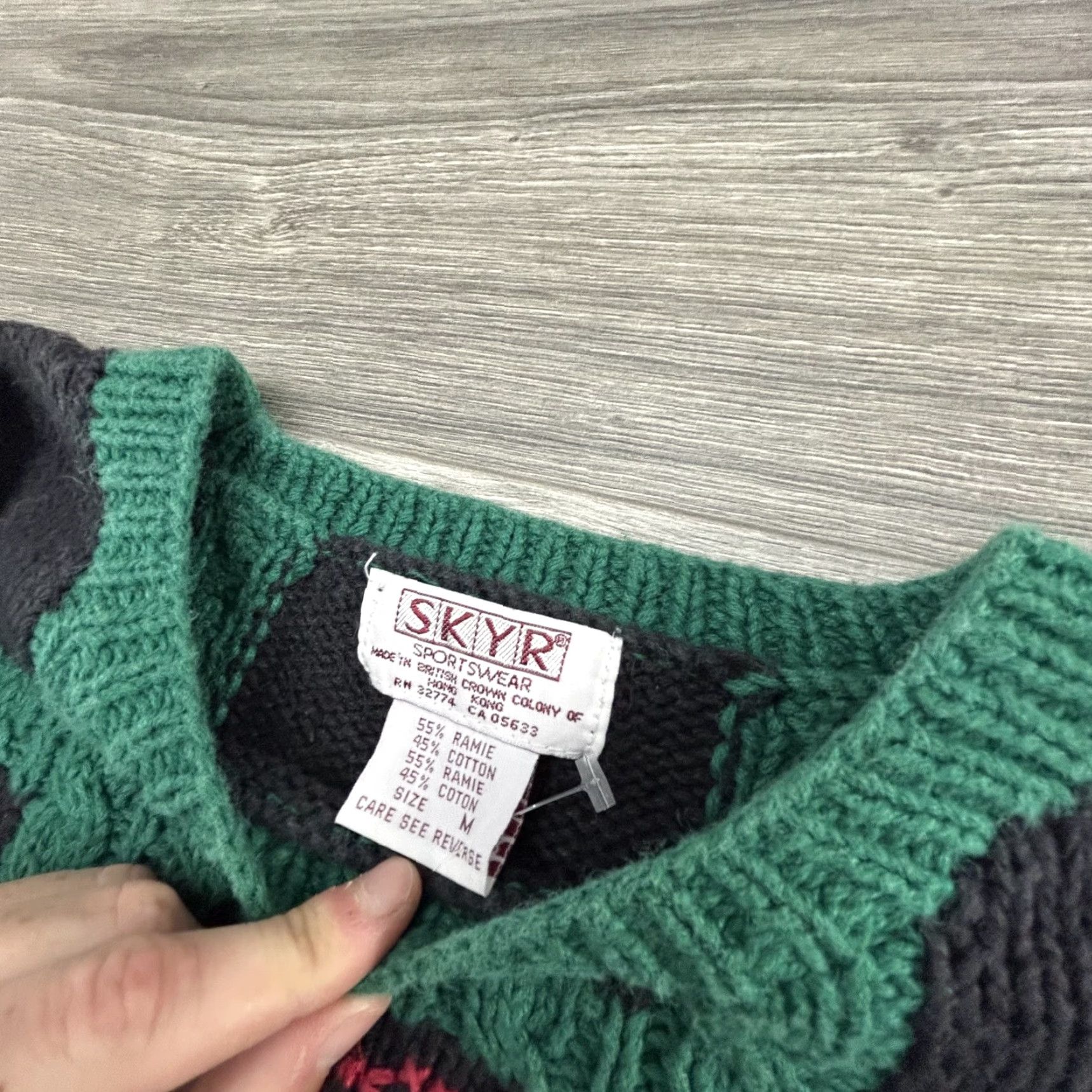 Vintage VINTAGE Grandma Sweater Womens Medium Heart Cherry Coquette Grunge 90s Size M / US 6-8 / IT 42-44 - 2 Thumbnail