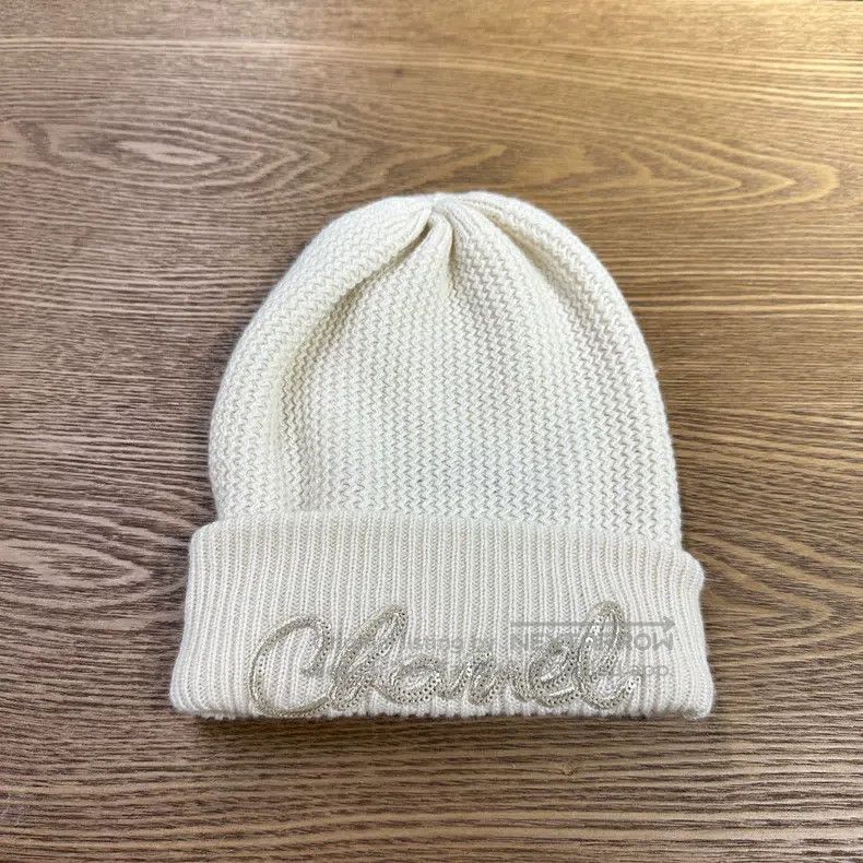 Chanel Chanel Slogan embroidery sequin cashmere fleece hat Size ONE SIZE - 1 Thumbnail