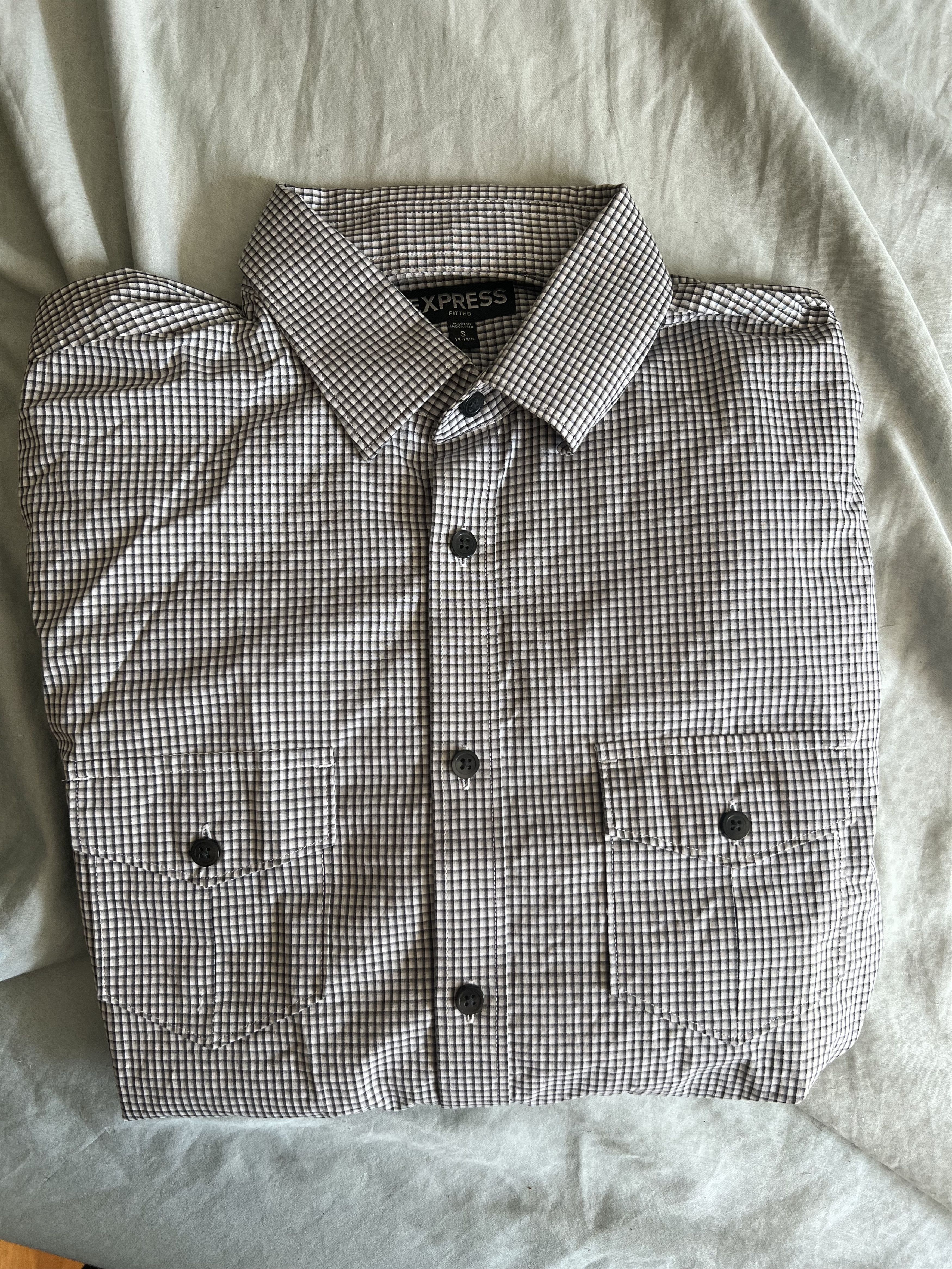Express Express button up fitted shirt plaid small $89.50 Size US S / EU 44-46 / 1 - 3 Thumbnail