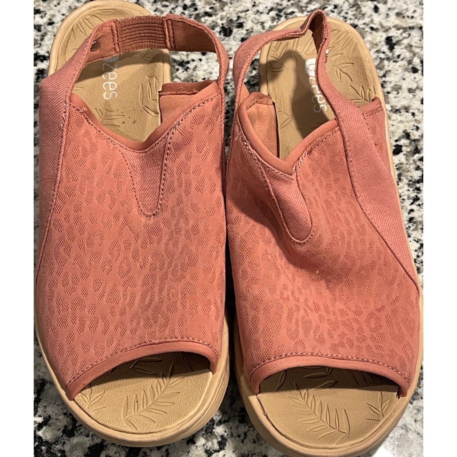 Vintage Bzees Dakota Slingback Platform Sandals Animal Print Rose Pink size 9 Women Slingback Wedge Sandal Casual Spring Summer US 9 Size US 6 / IT 36 - 4 Thumbnail
