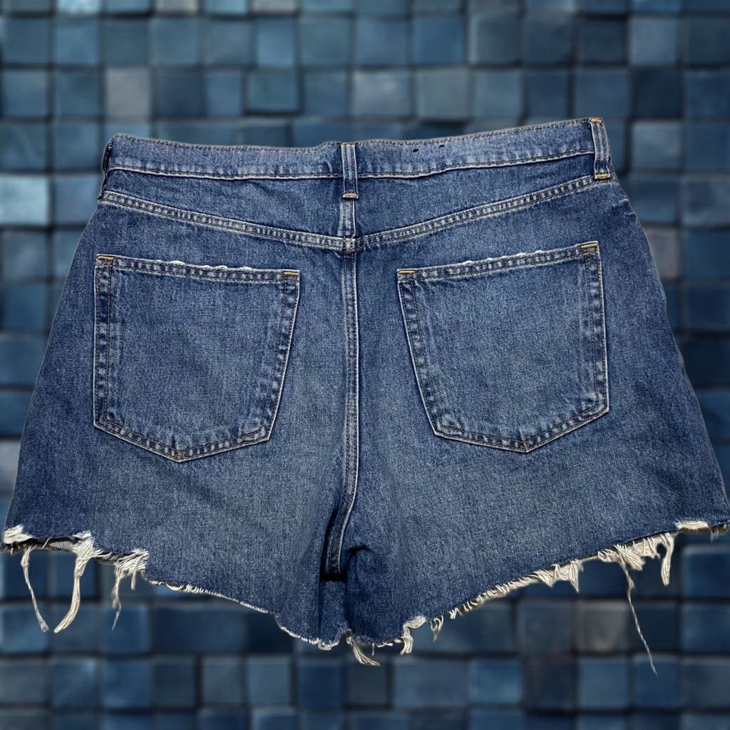 Gap GAP Womens Shirt 14 Blue Denim Medium Wash 4" Inseam Cut-Off High Rise 5-Pocket Jeans Shorts Mens Women Girls Size 36" / US 14 / IT 50 - 1 Thumbnail