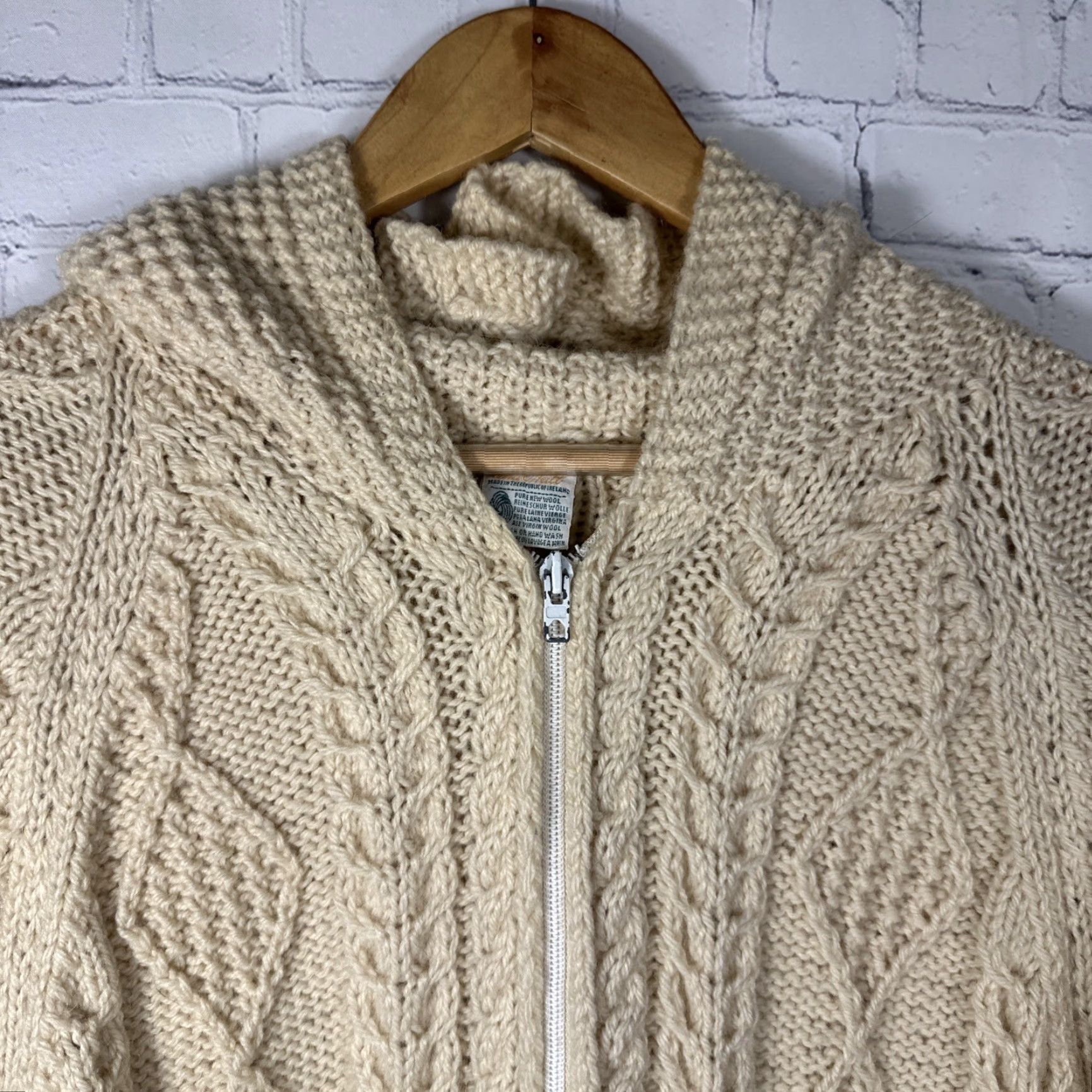 Vintage VINTAGE Aran Handknits Una O’Neil Cardigan Sweater Full Zip Wool Cableknit Pockets Ivory M Womens Size M / US 6-8 / IT 42-44 - 2 Thumbnail