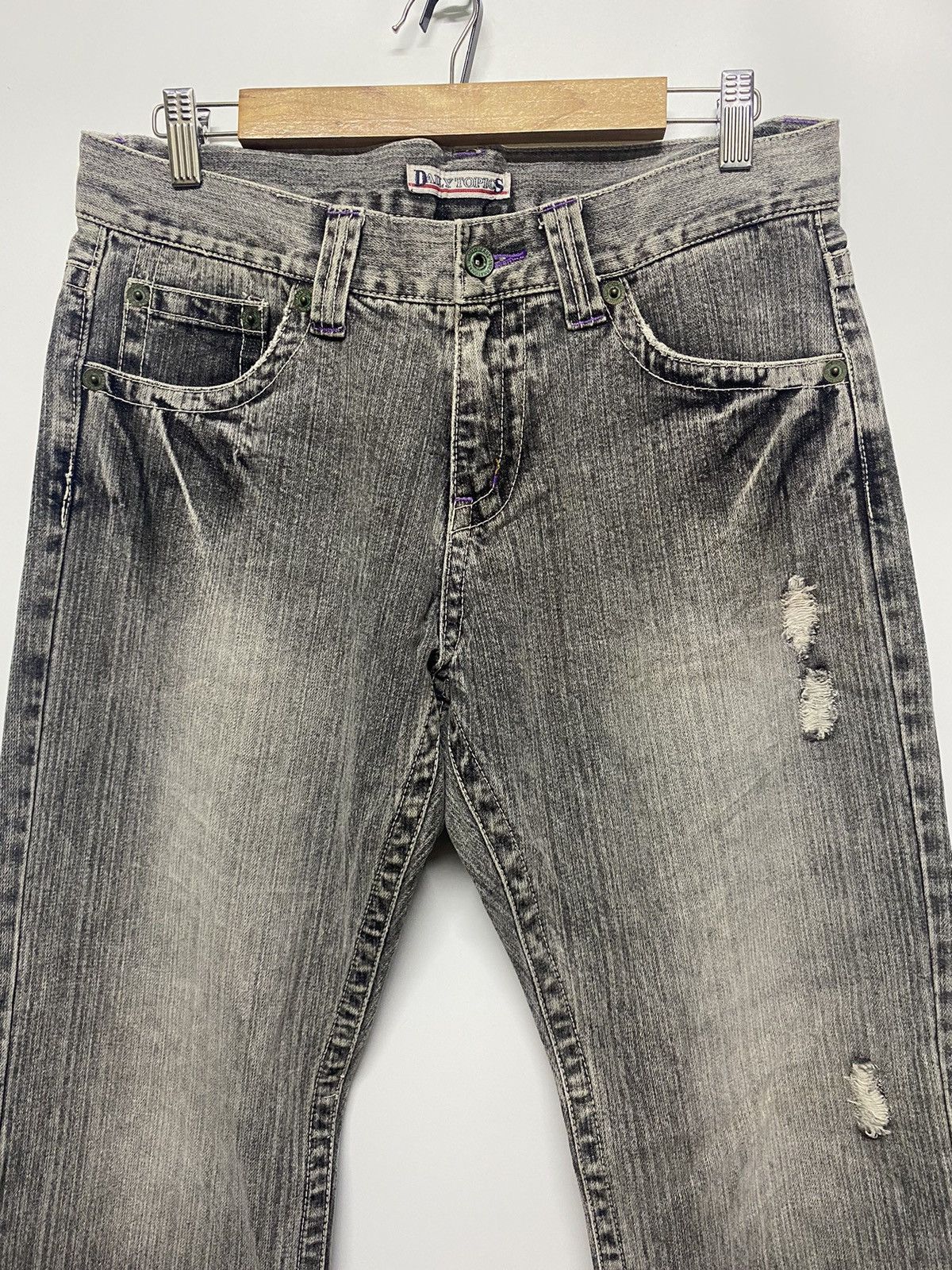 Japanese Brand Japanese Brand Daily Topics Distressed Denim Jeans Size US 32 / EU 48 - 3 Thumbnail